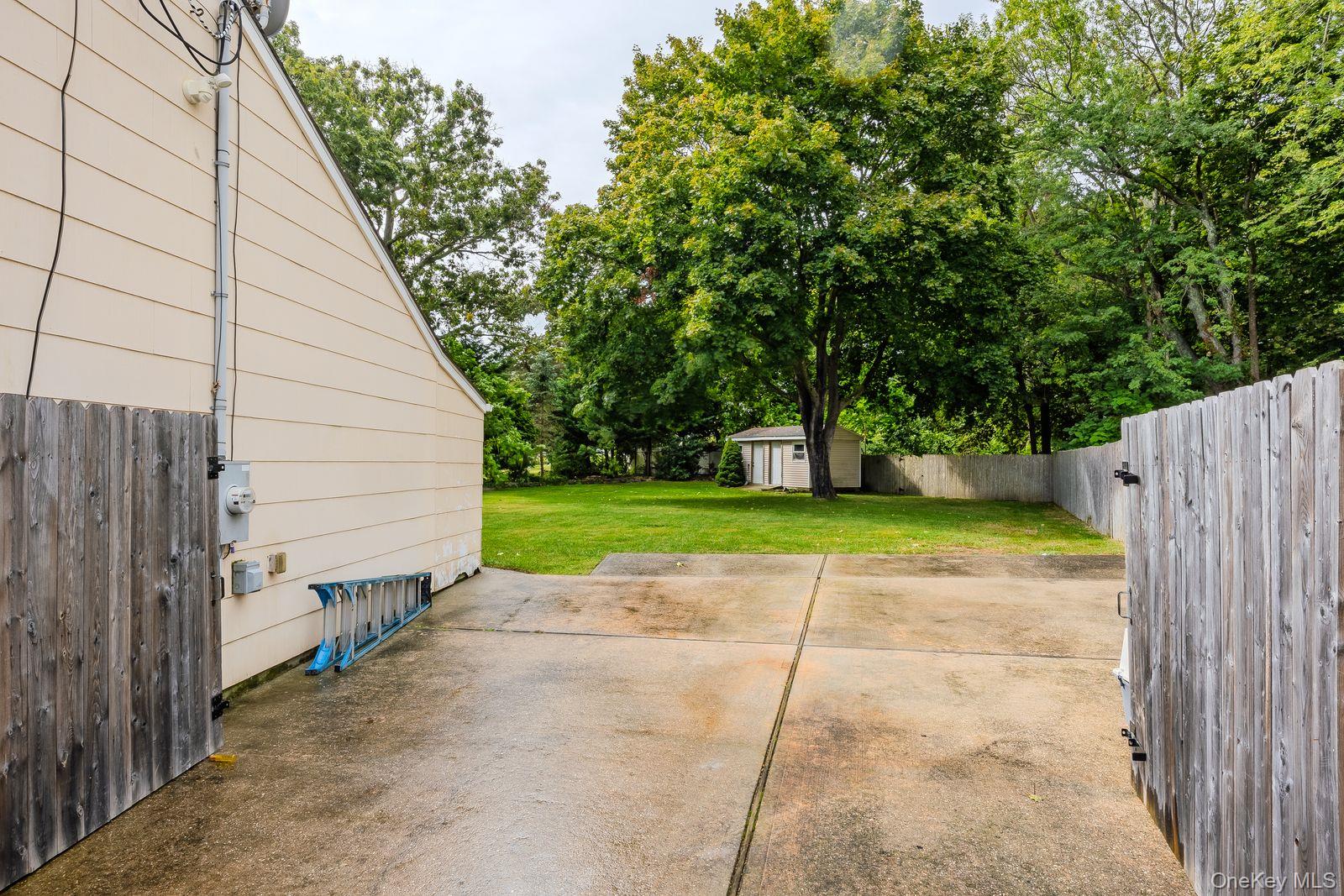 22 Larry Road, Selden, NY 11784