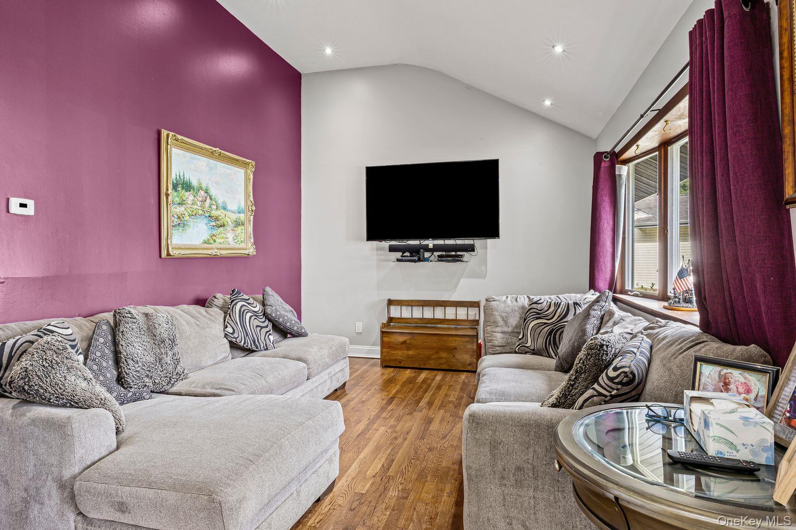 22 Larry Road, Selden, NY 11784