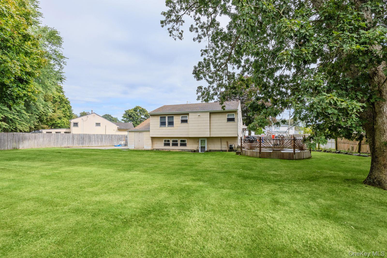 22 Larry Road, Selden, NY 11784