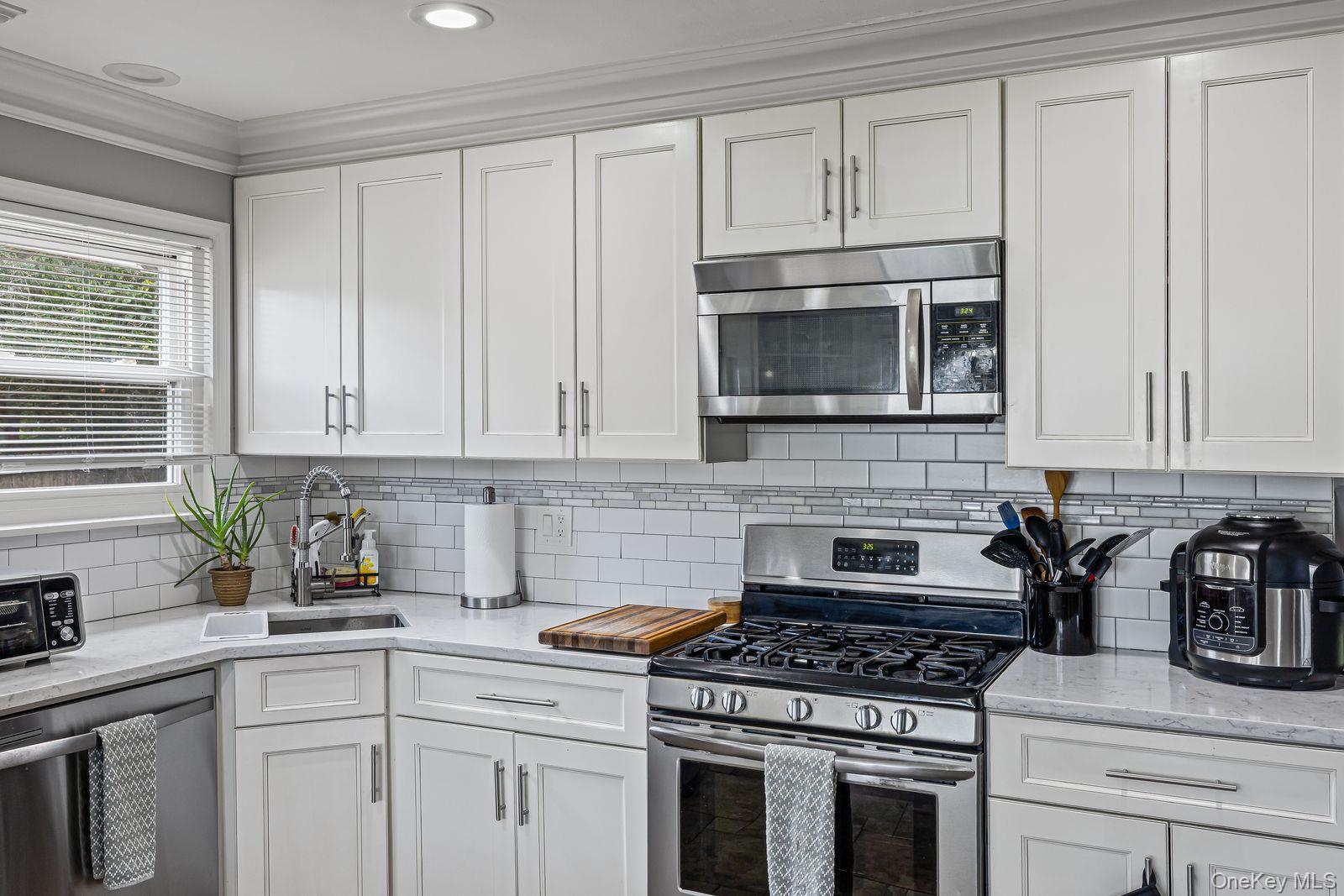 22 Larry Road, Selden, NY 11784