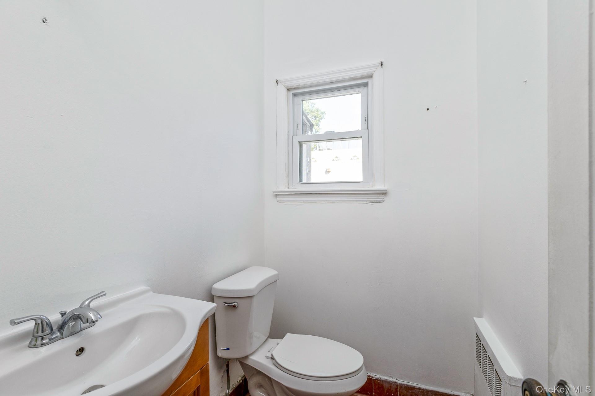 10 Boston Place, Huntington Station, NY 11746