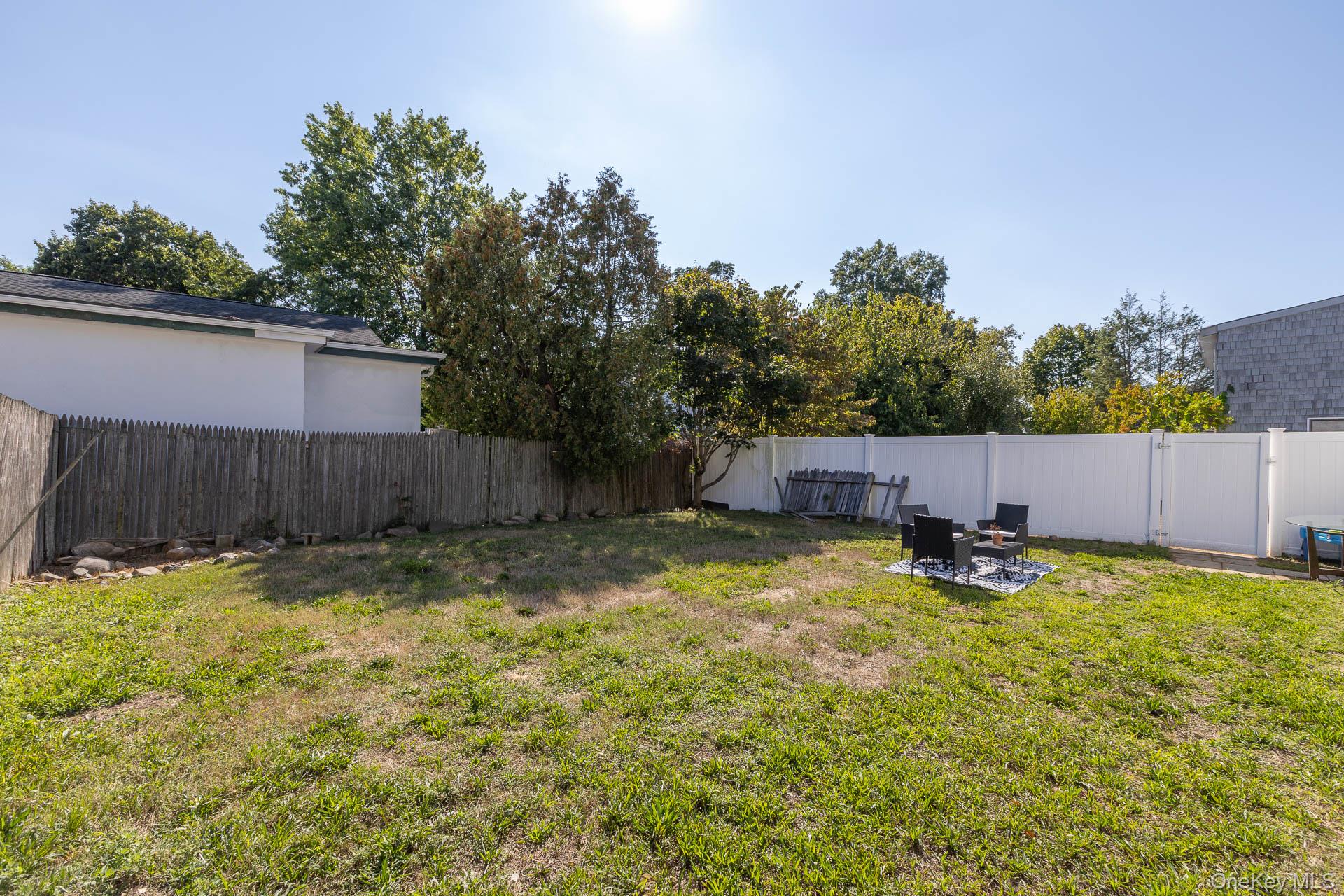 10 Boston Place, Huntington Station, NY 11746