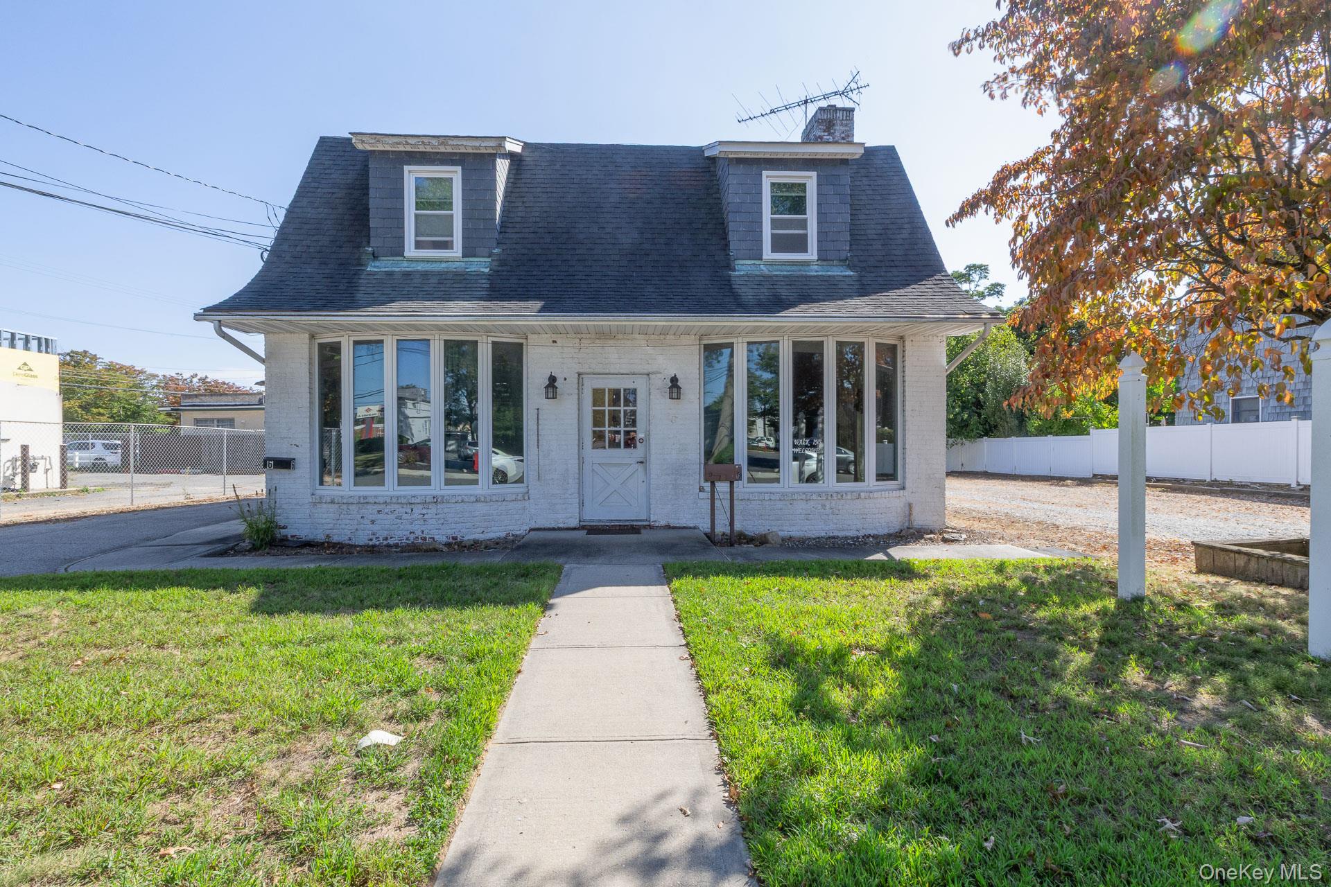 10 Boston Place, Huntington Station, NY 11746