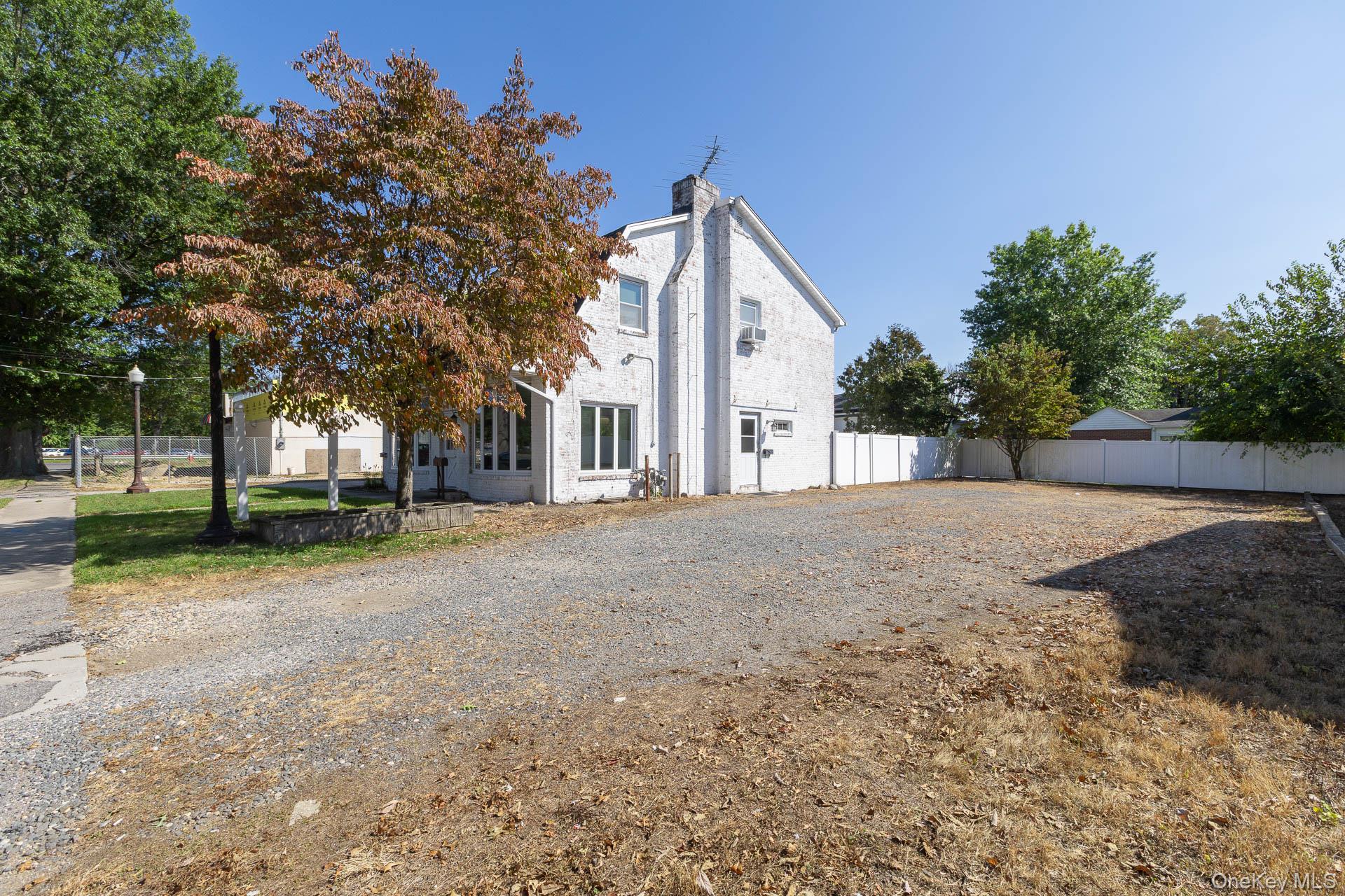 10 Boston Place, Huntington Station, NY 11746