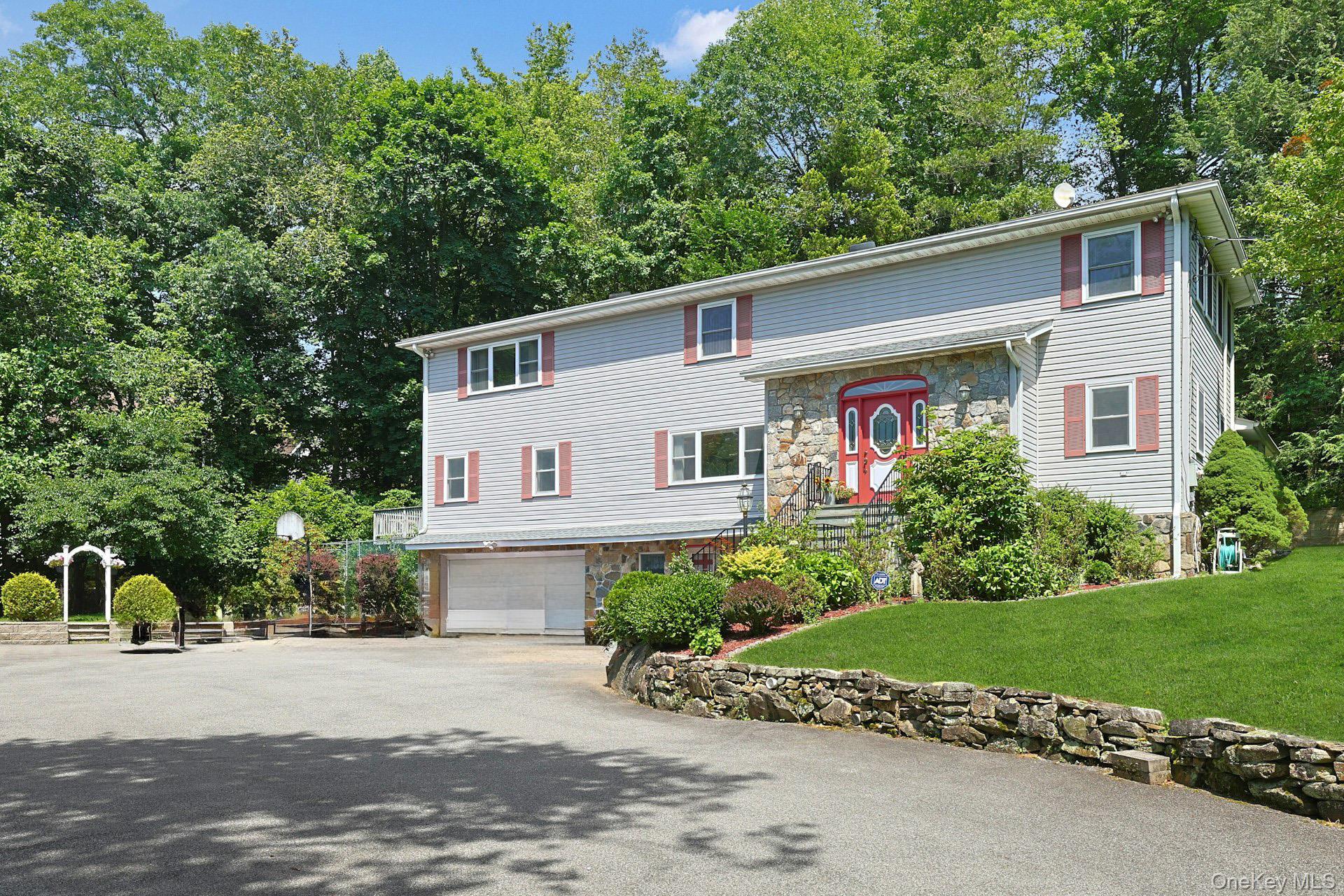 49 Nanny Hagen Road, Thornwood, NY 10594