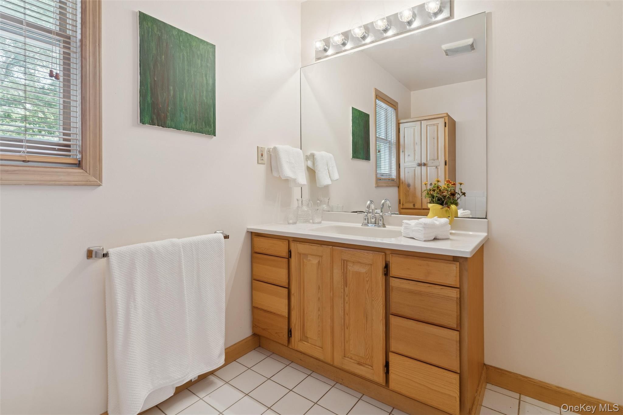 36 Harbor Blvd, East Hampton, NY 11937