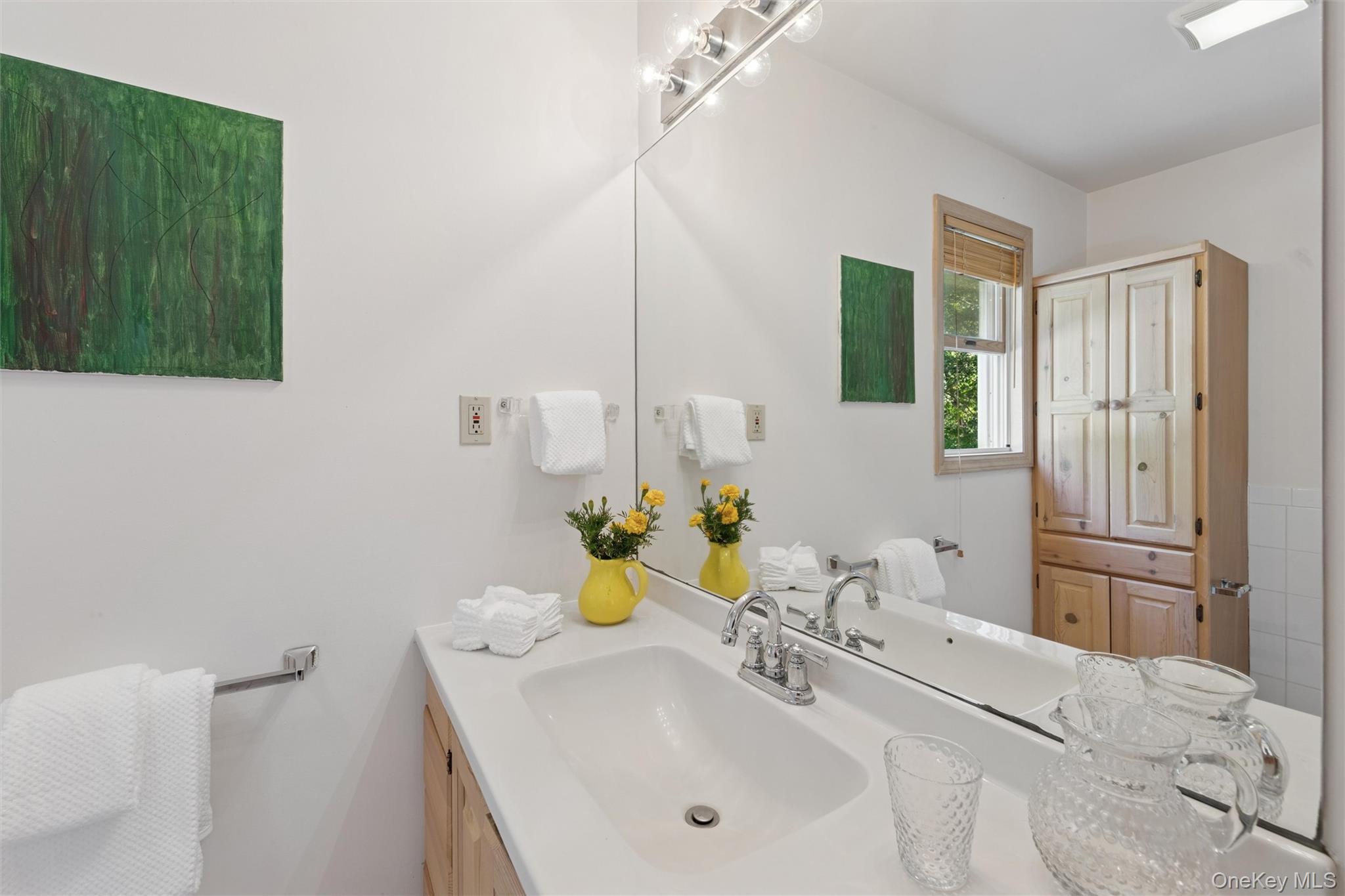 36 Harbor Blvd, East Hampton, NY 11937