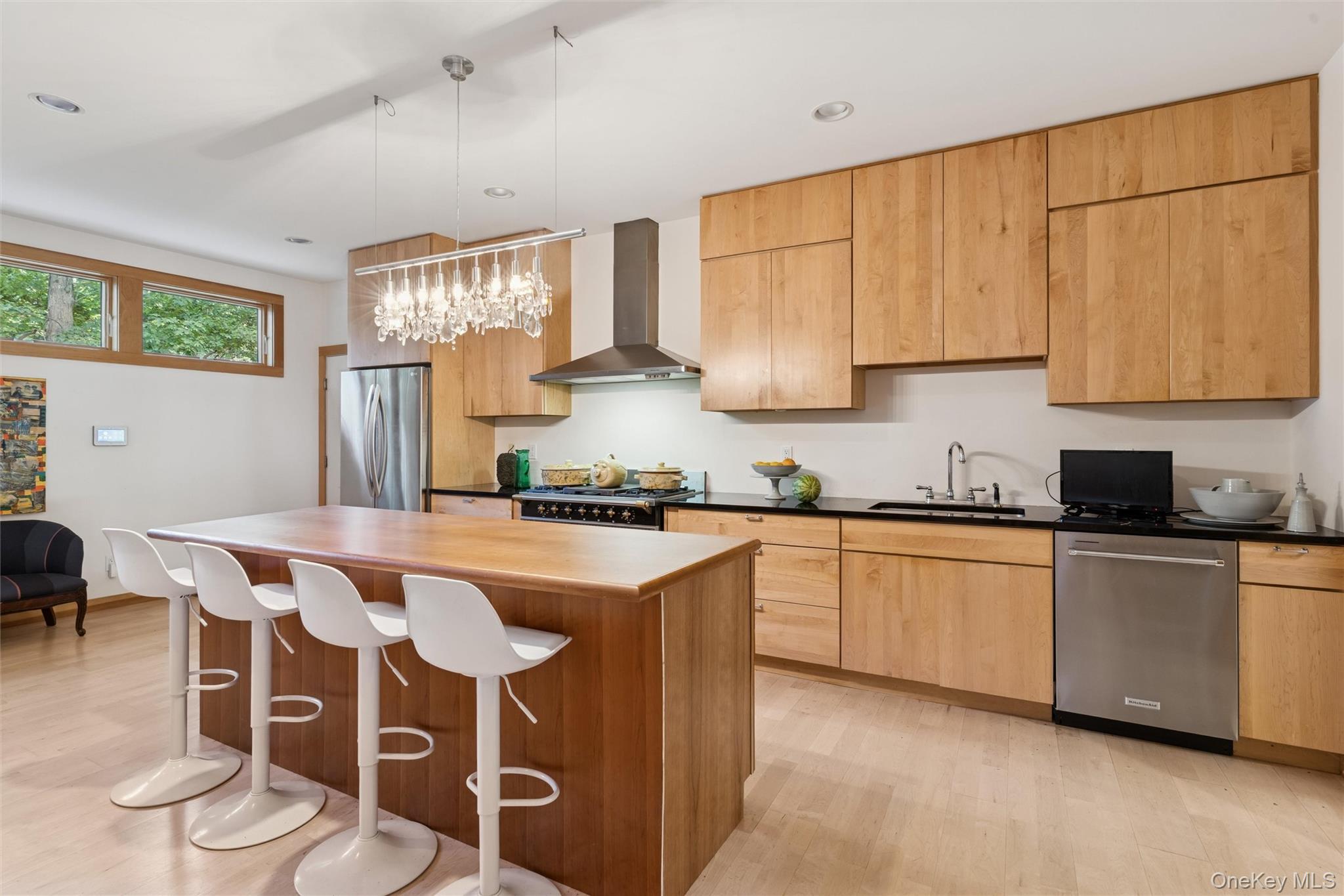 36 Harbor Blvd, East Hampton, NY 11937