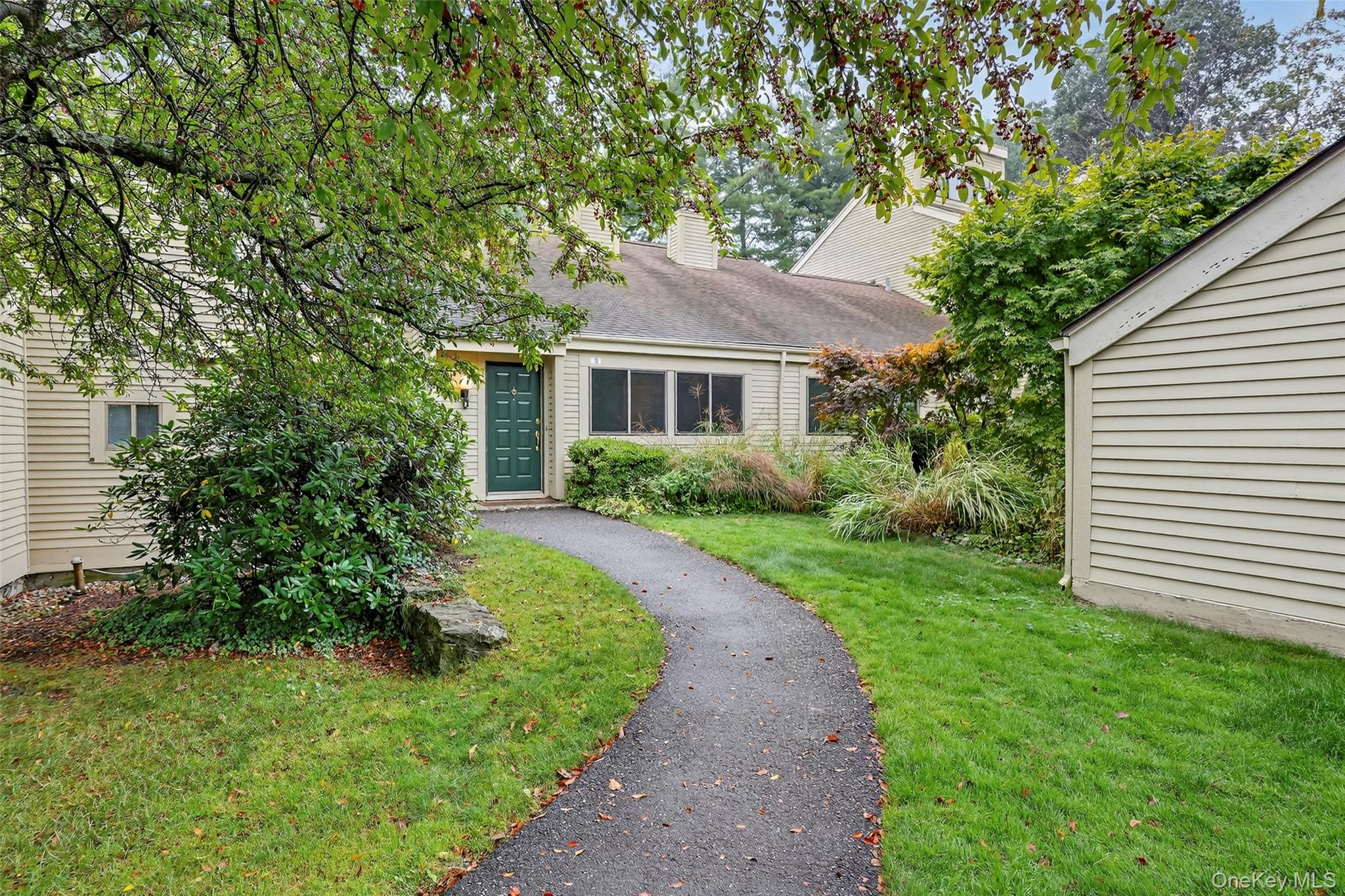 16 Fox Run Road, South Salem, NY 10590