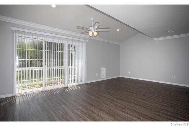 74 Overlook Drive # 74, Farmingville, NY 11738