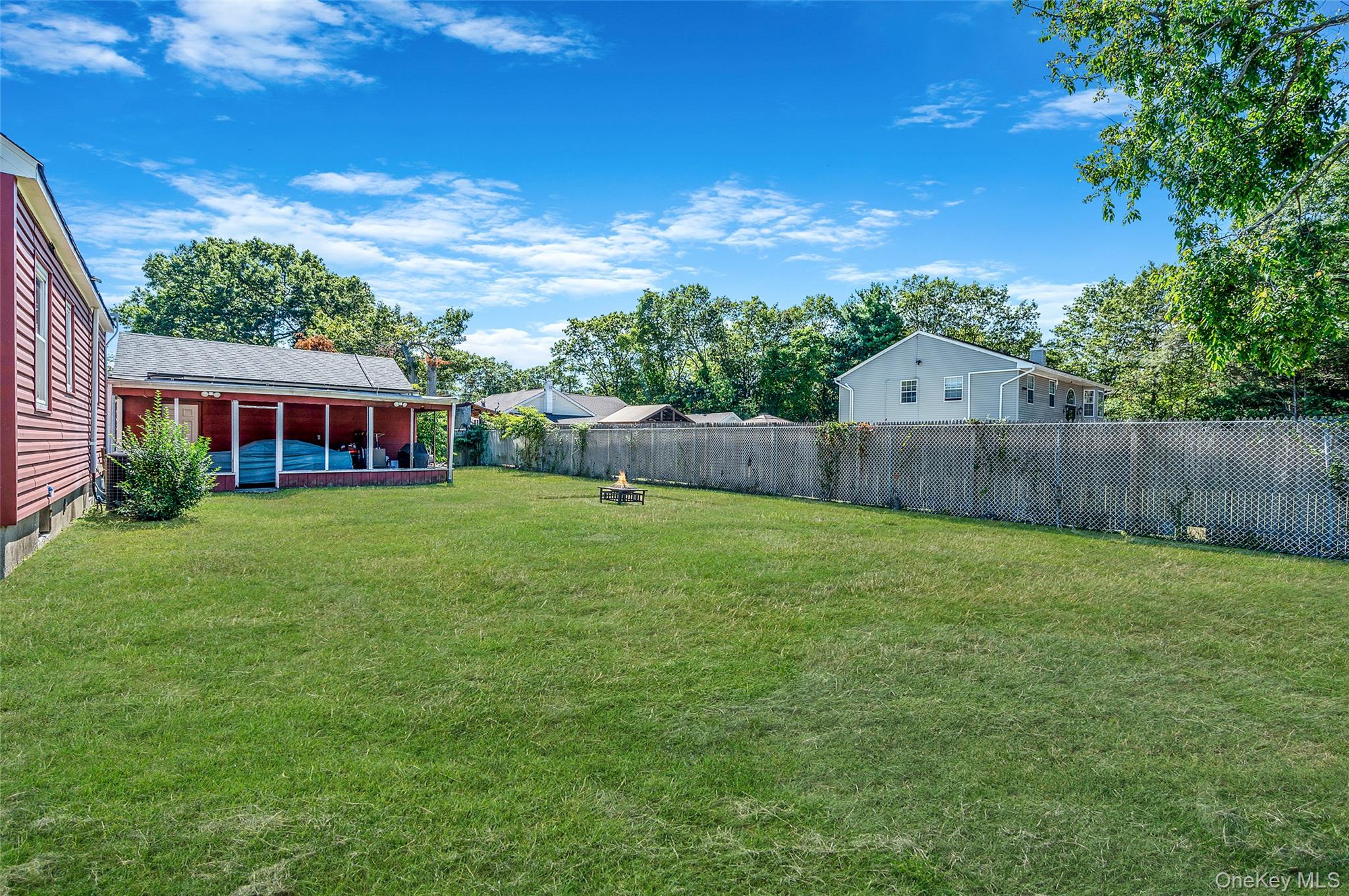 1454 E Forks Road, Bay Shore, NY 11706