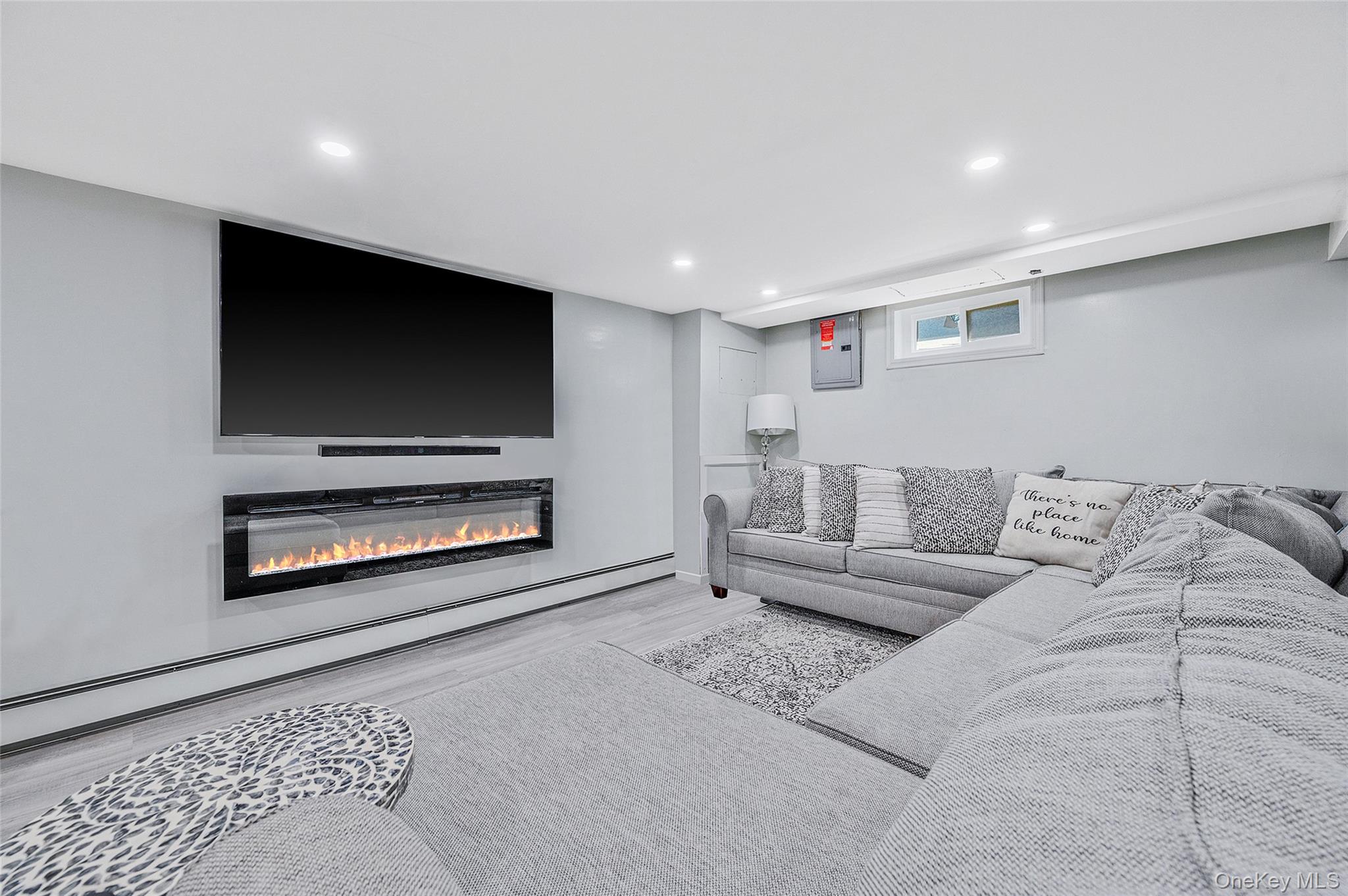 1454 E Forks Road, Bay Shore, NY 11706