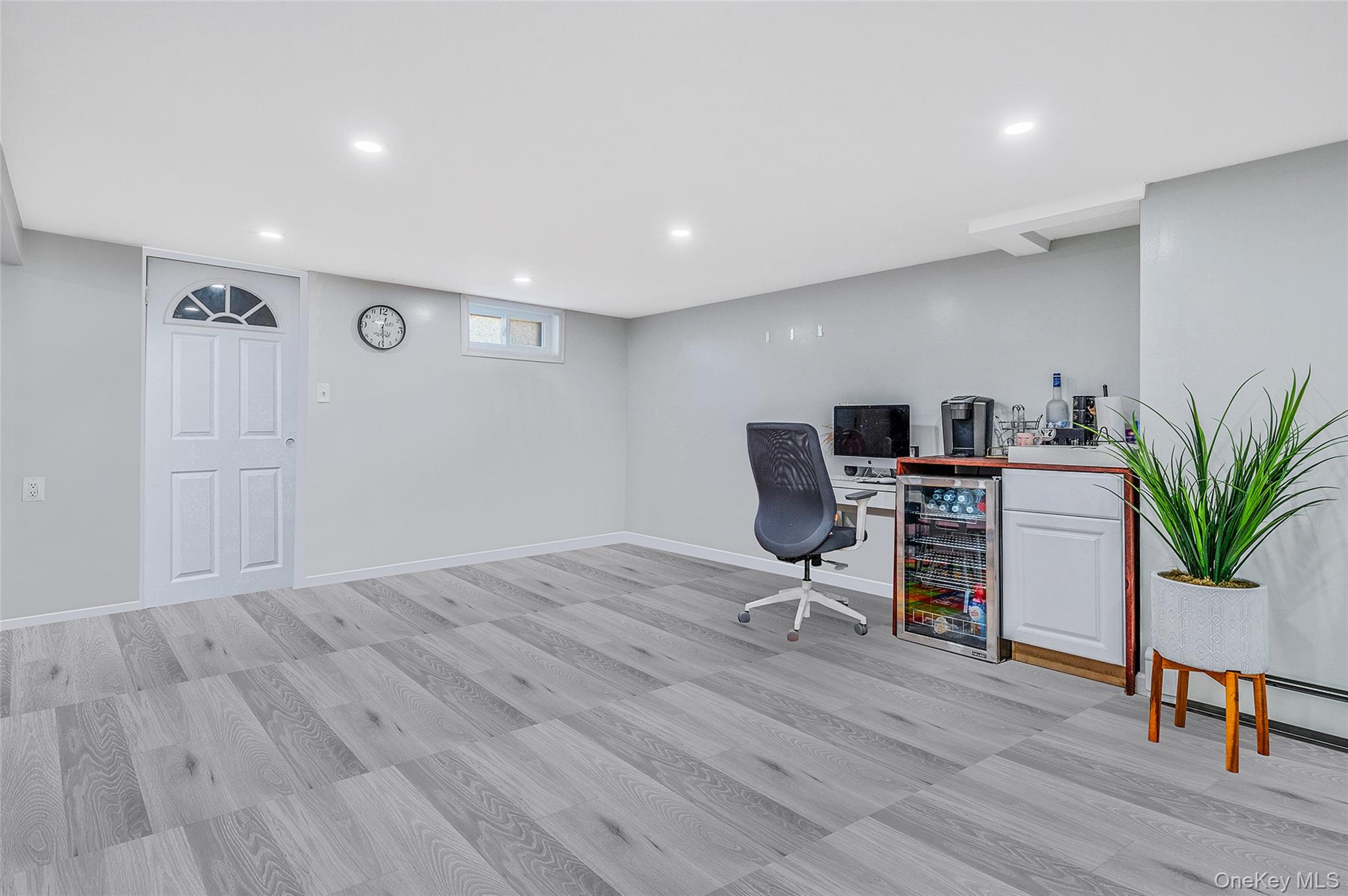 1454 E Forks Road, Bay Shore, NY 11706