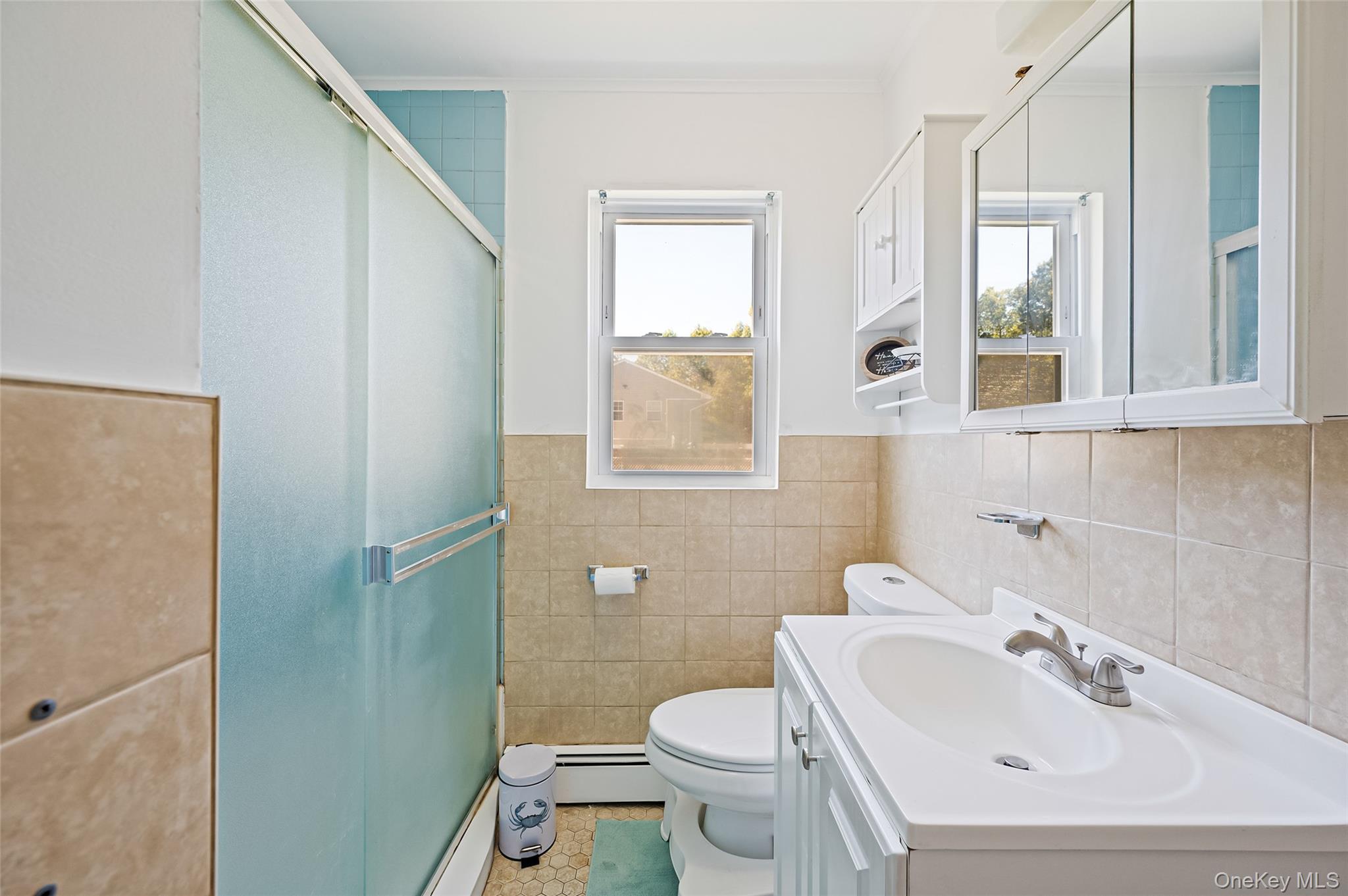 1454 E Forks Road, Bay Shore, NY 11706