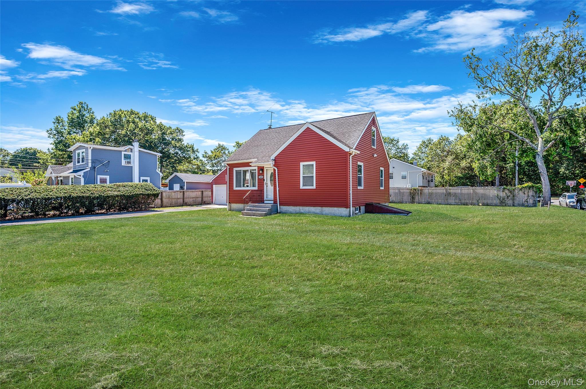 1454 E Forks Road, Bay Shore, NY 11706