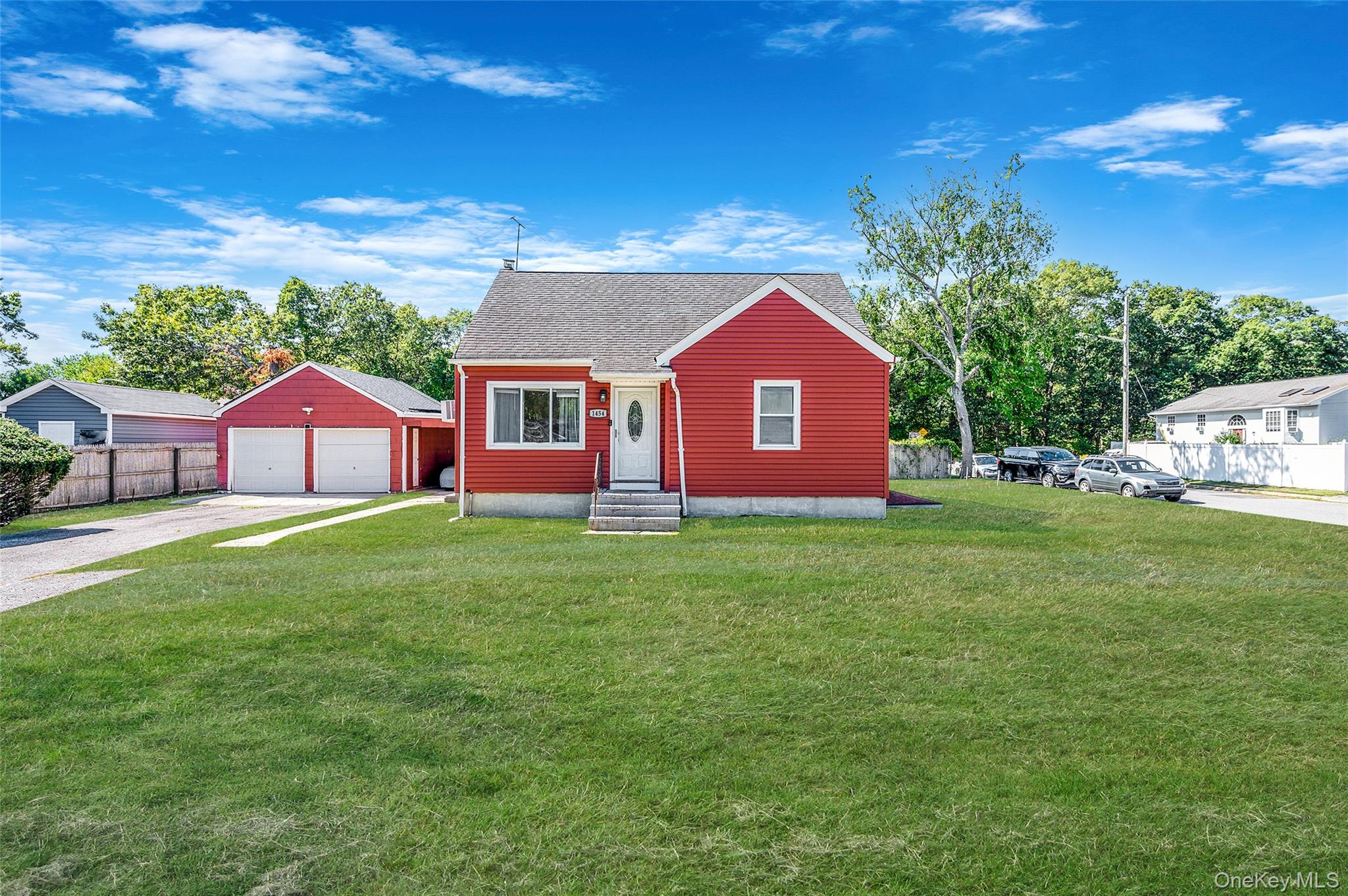 1454 E Forks Road, Bay Shore, NY 11706