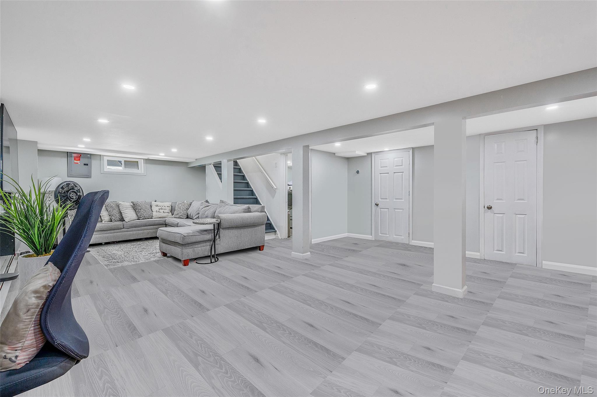 1454 E Forks Road, Bay Shore, NY 11706