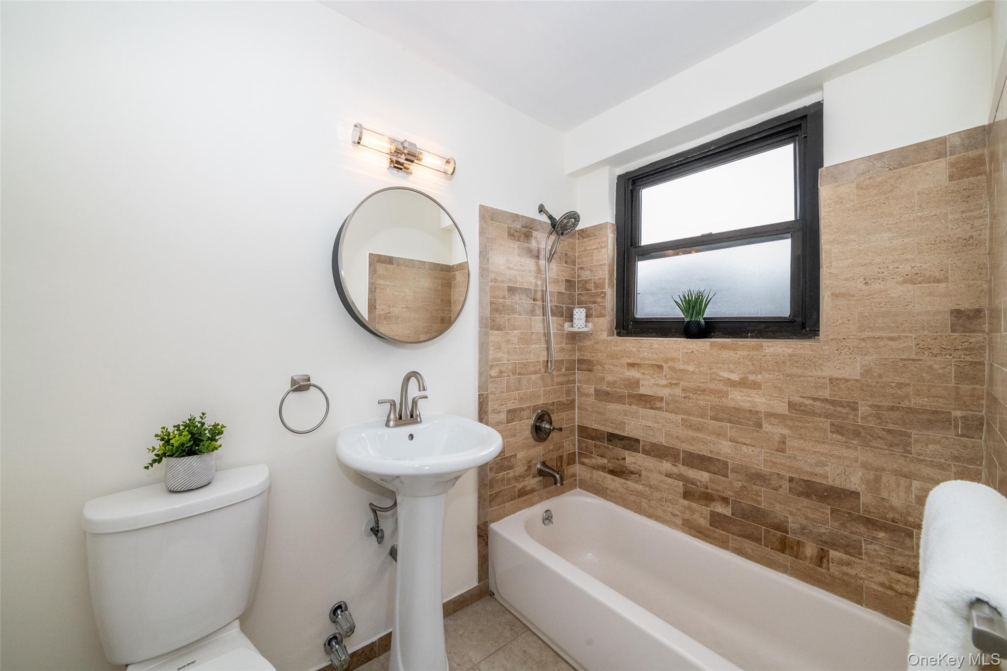 180 Pearsall Drive # 6F, Mount Vernon, NY 10552