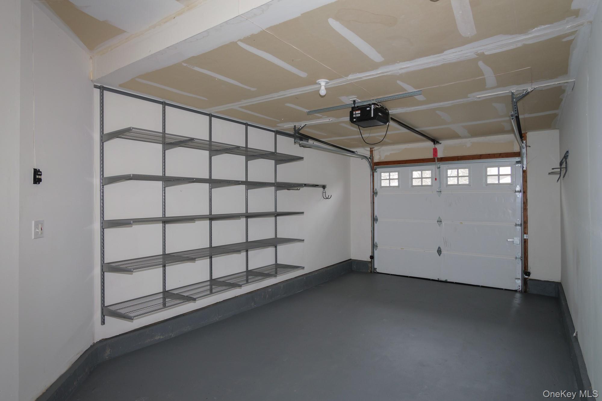 156 Overlook Drive # 156, Farmingville, NY 11738