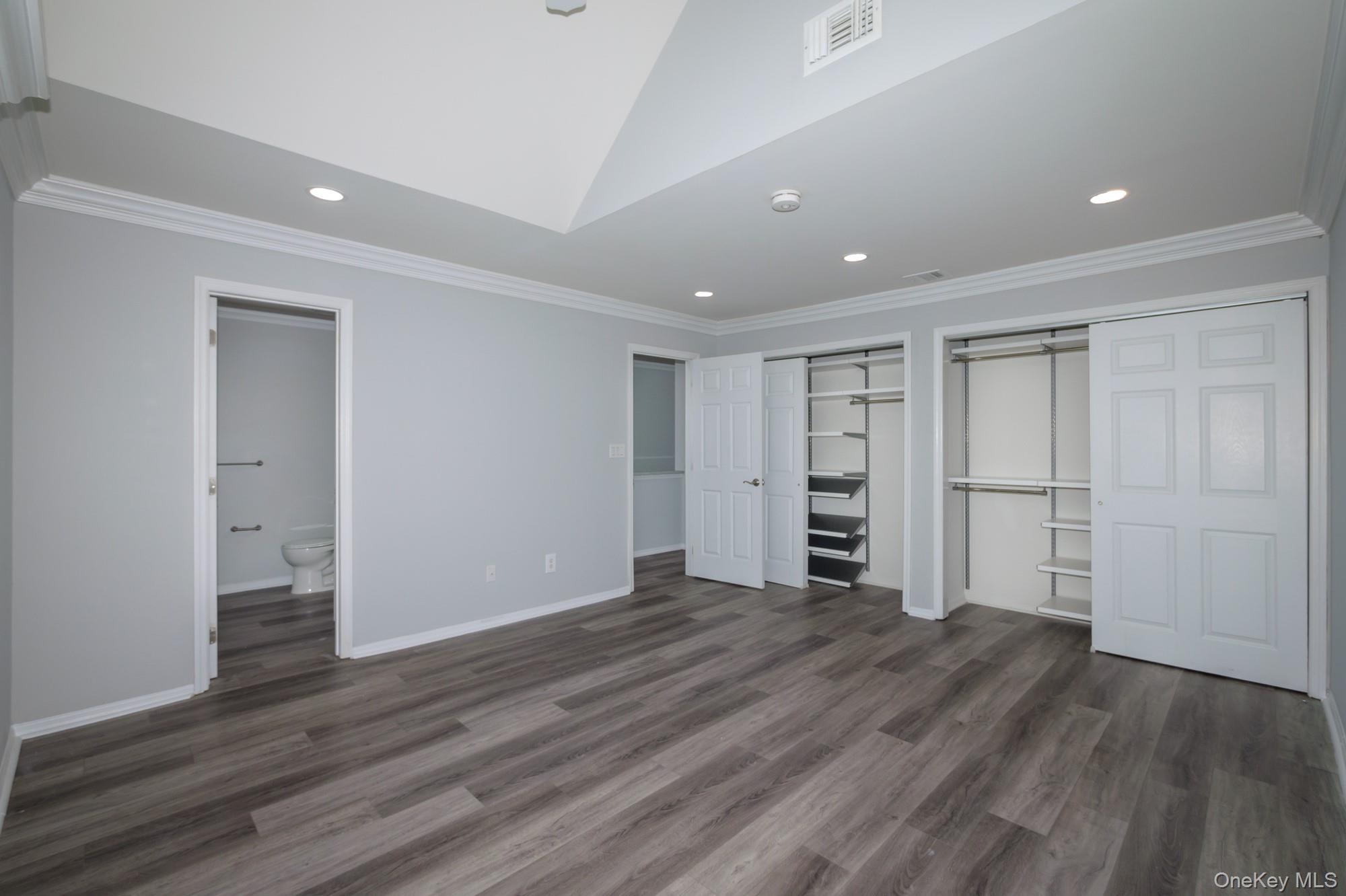 156 Overlook Drive # 156, Farmingville, NY 11738