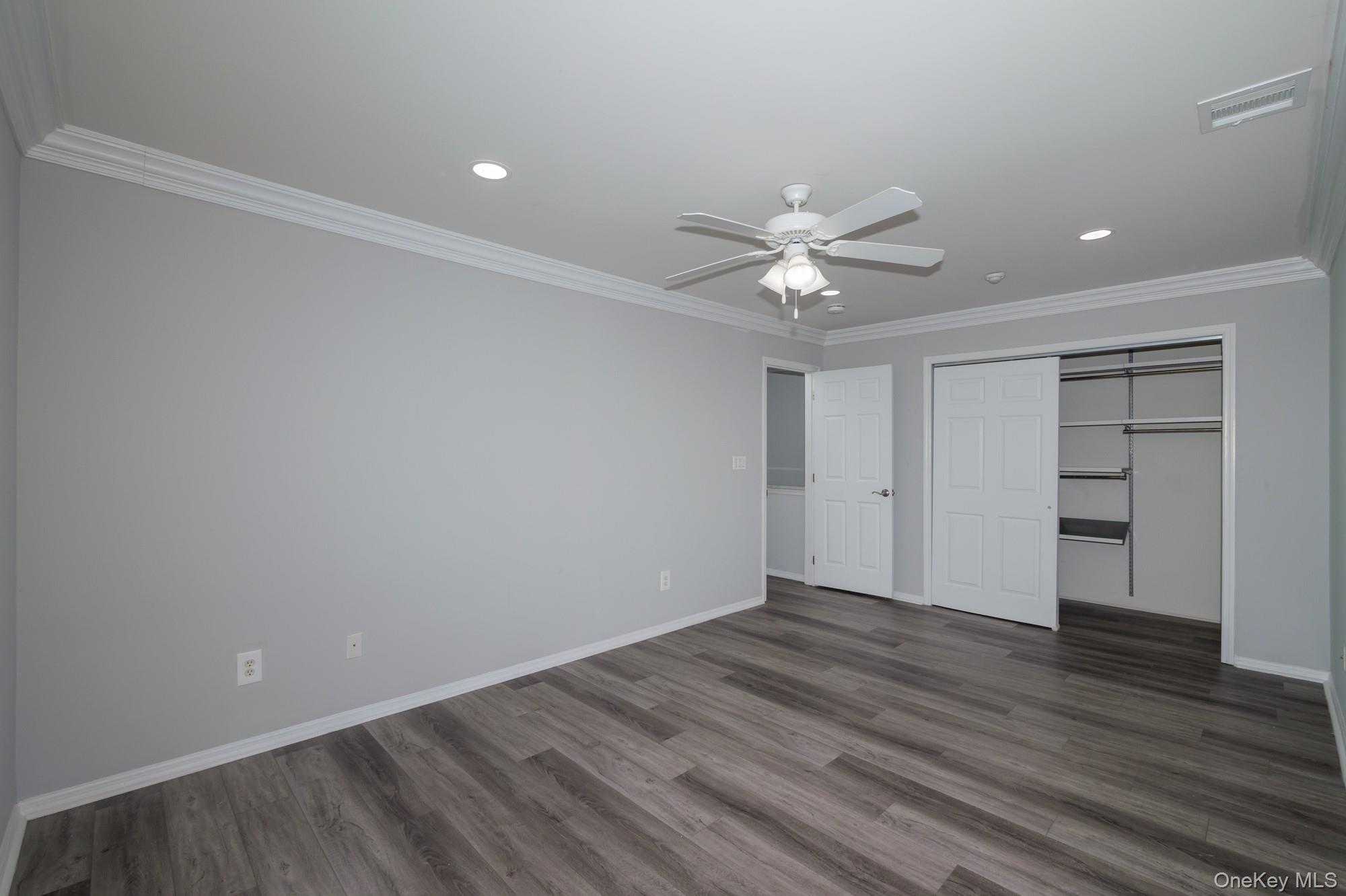 156 Overlook Drive # 156, Farmingville, NY 11738