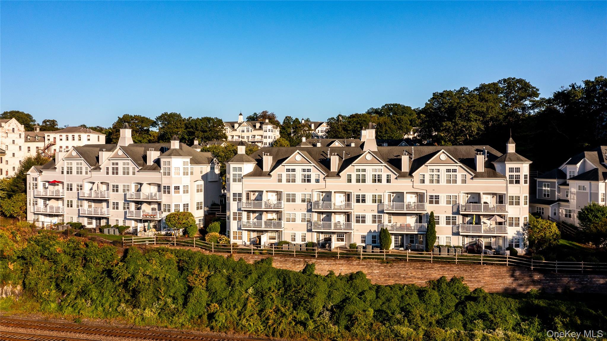 214 Waterside Close, Peekskill, NY 10566