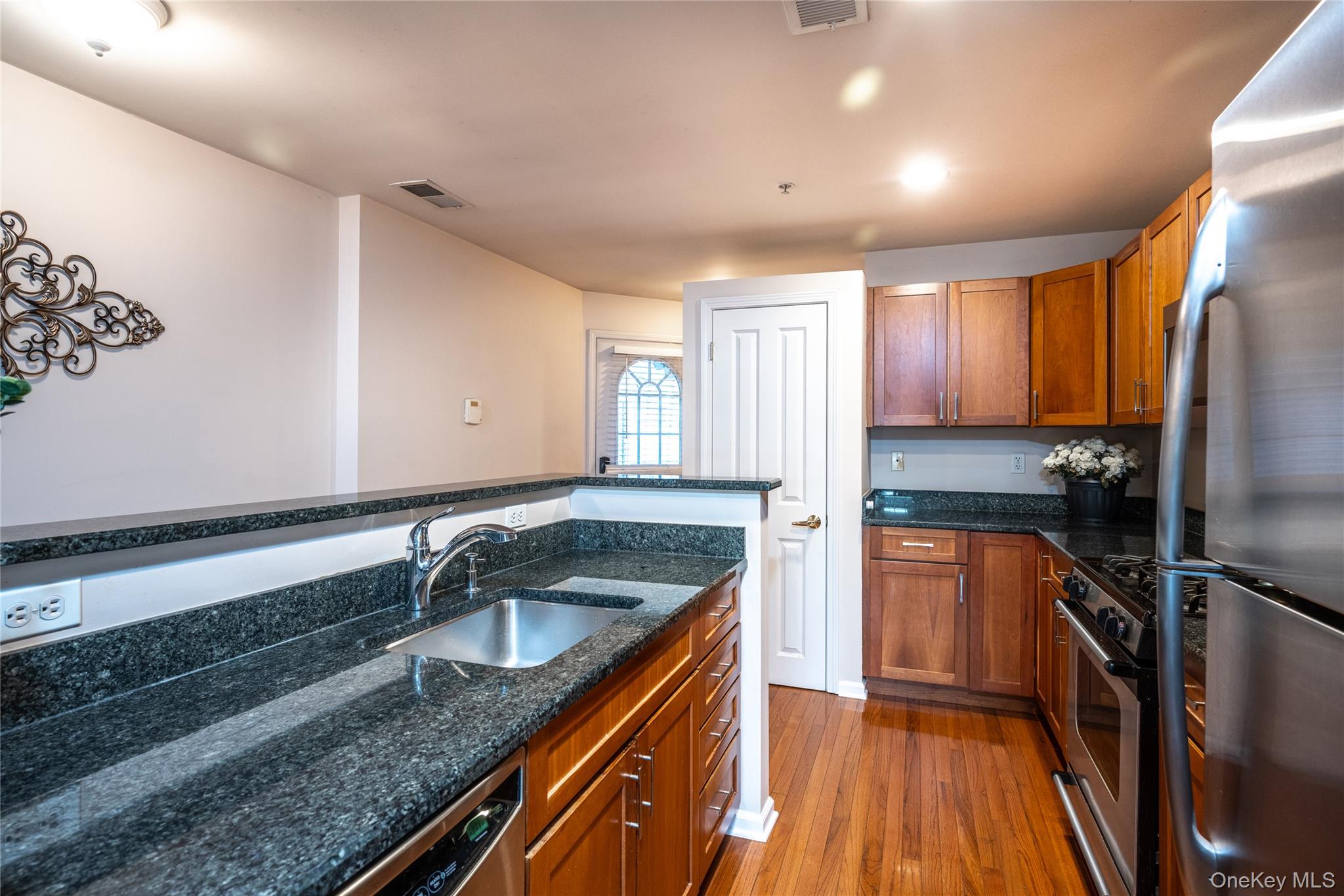 214 Waterside Close, Peekskill, NY 10566