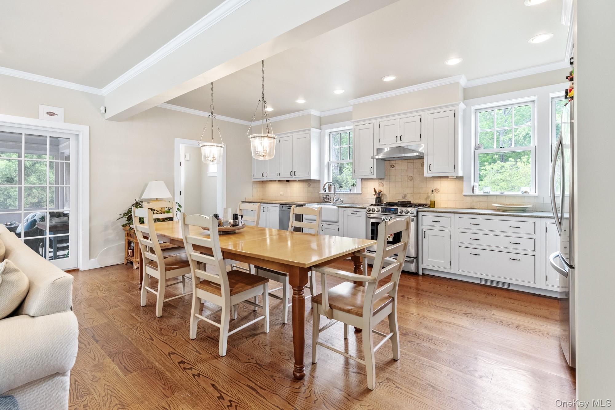 3 Ridge Way, Hampton Bays, NY 11946