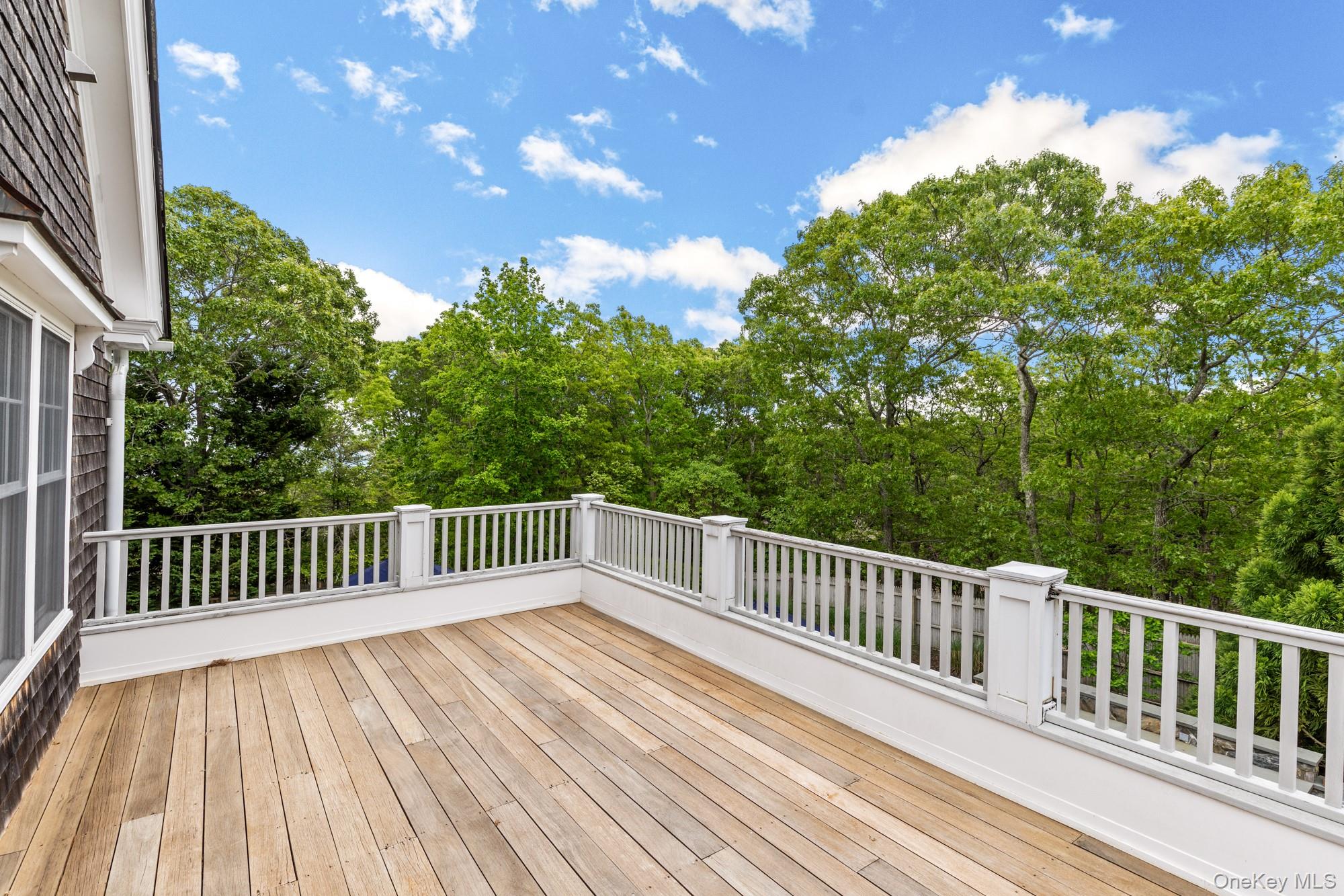 3 Ridge Way, Hampton Bays, NY 11946