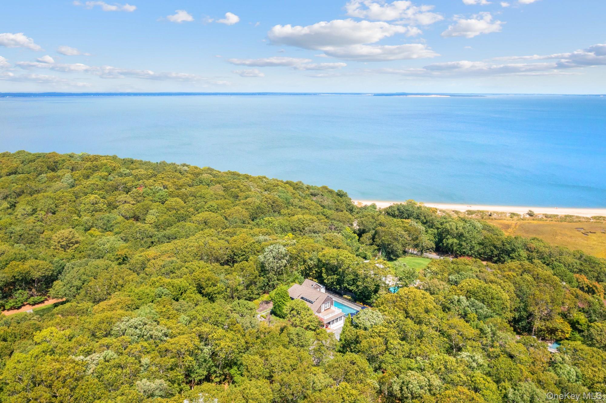 3 Ridge Way, Hampton Bays, NY 11946