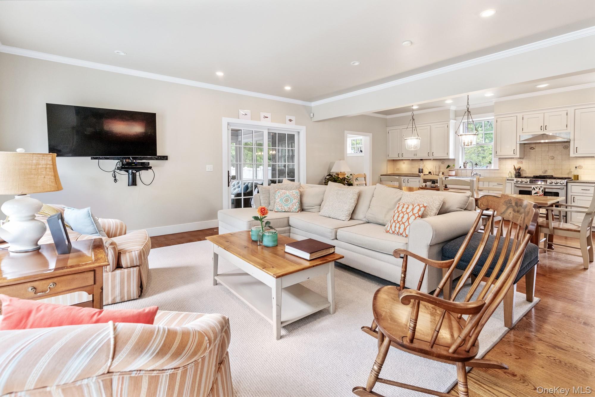 3 Ridge Way, Hampton Bays, NY 11946