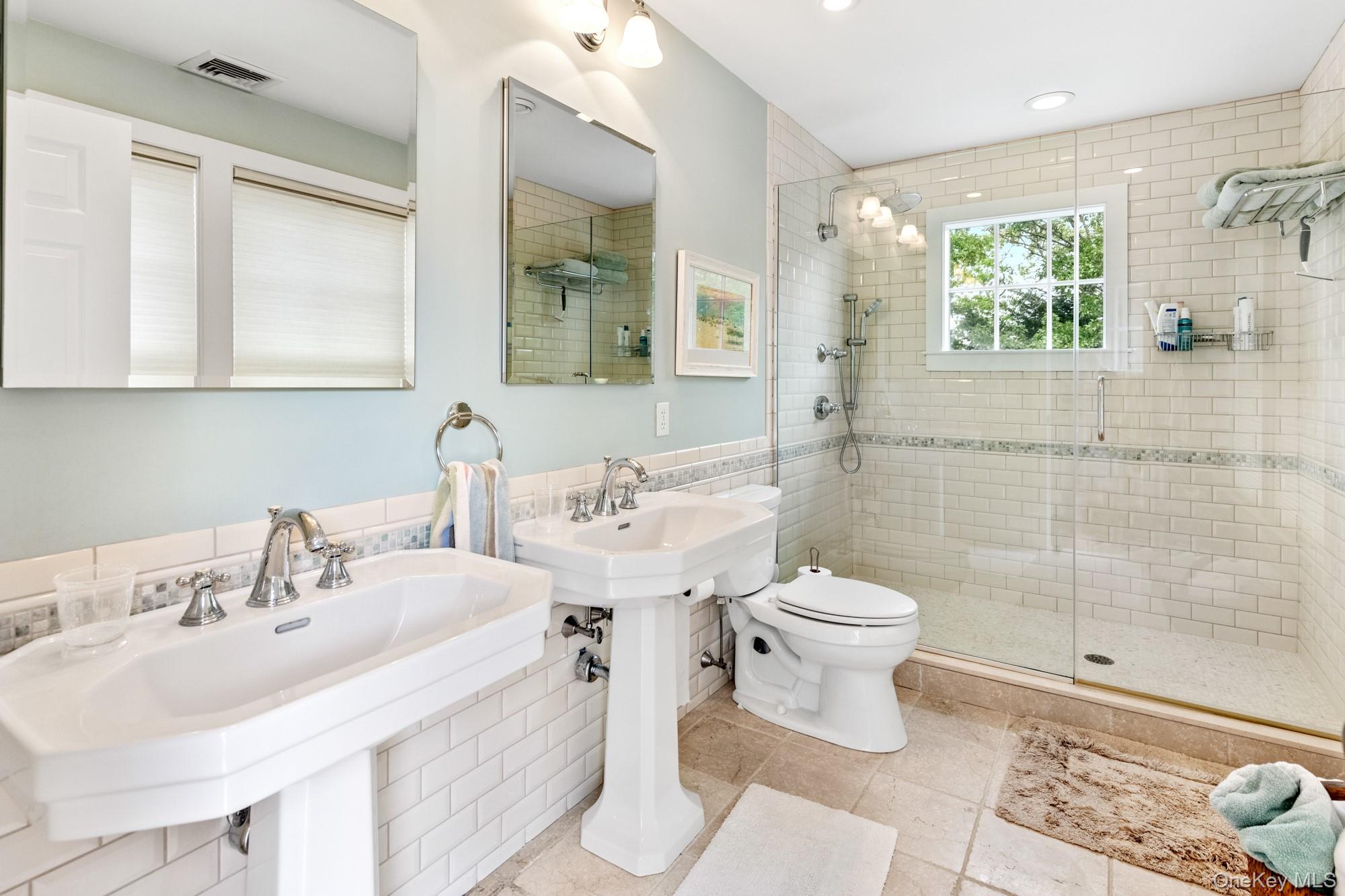 3 Ridge Way, Hampton Bays, NY 11946