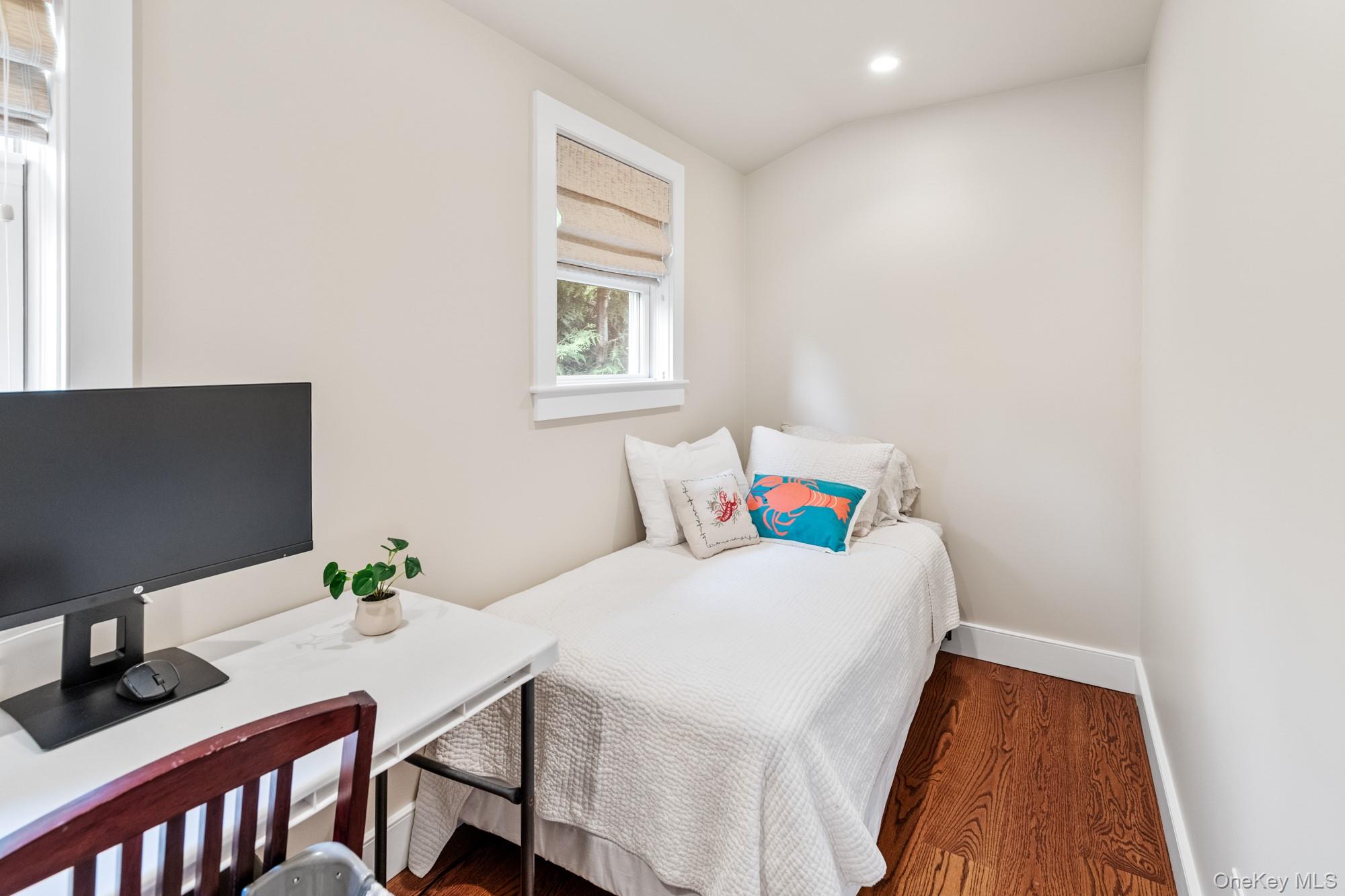 3 Ridge Way, Hampton Bays, NY 11946