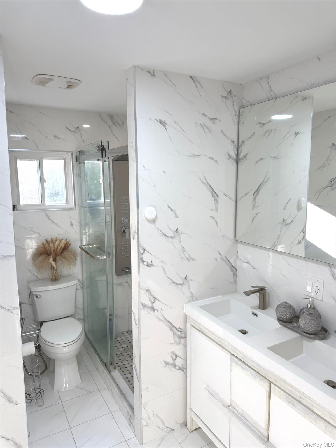 58 Narcissus Avenue, Hicksville, NY 11801