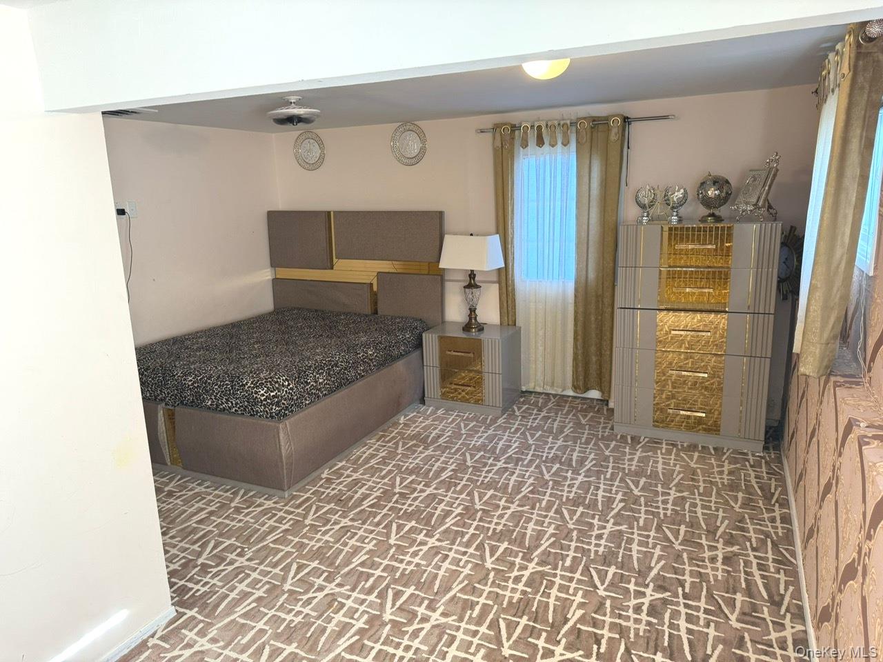 58 Narcissus Avenue, Hicksville, NY 11801