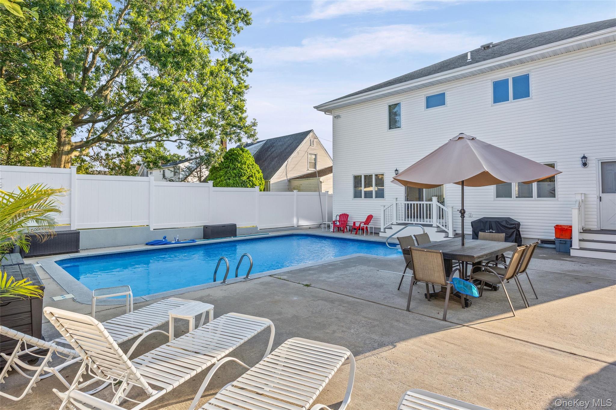 170 McKinley Avenue, Franklin Square, NY 11010