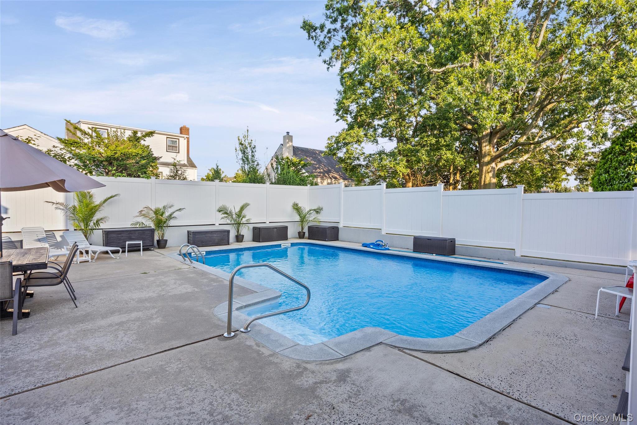 170 McKinley Avenue, Franklin Square, NY 11010