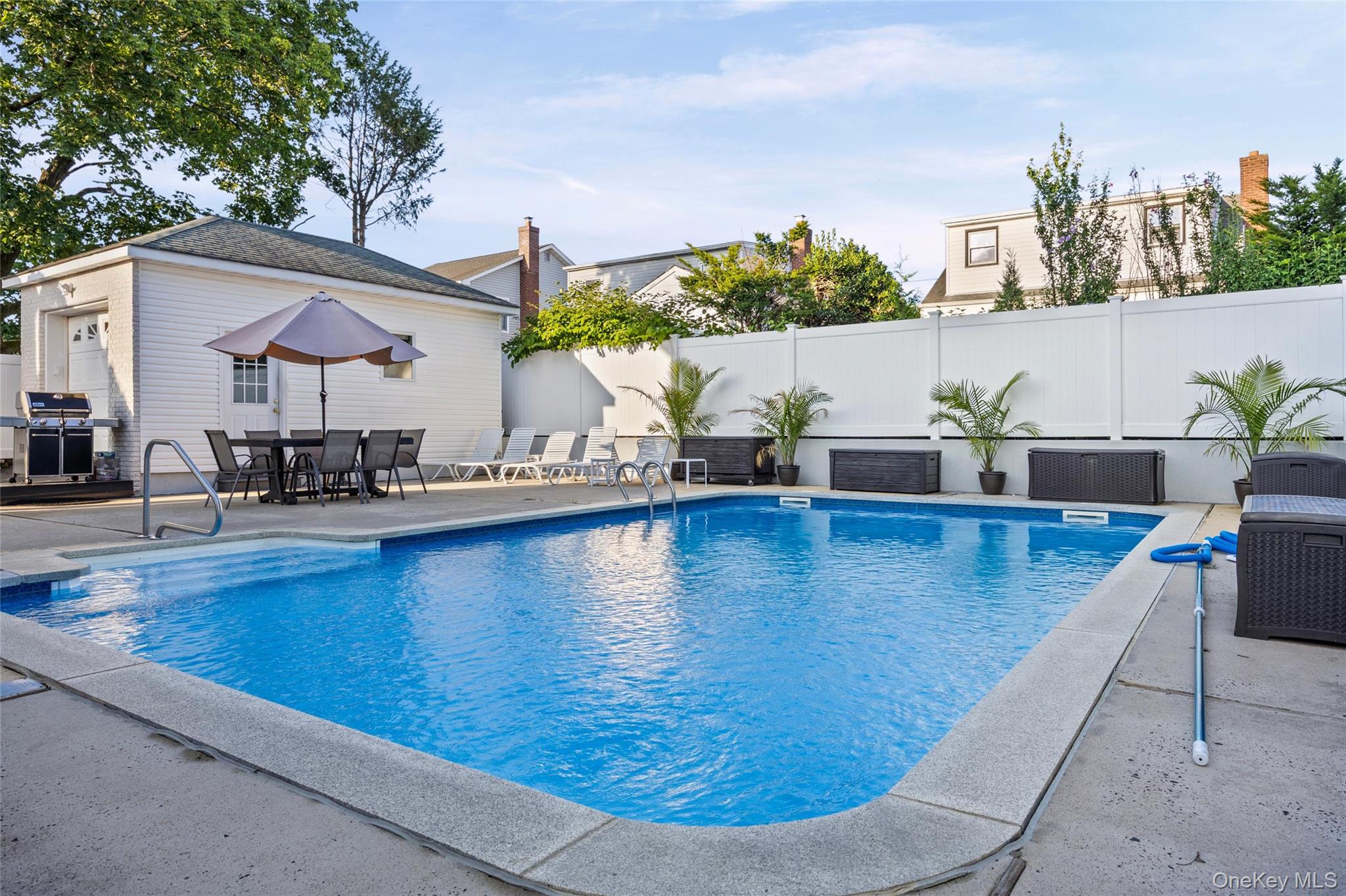 170 McKinley Avenue, Franklin Square, NY 11010