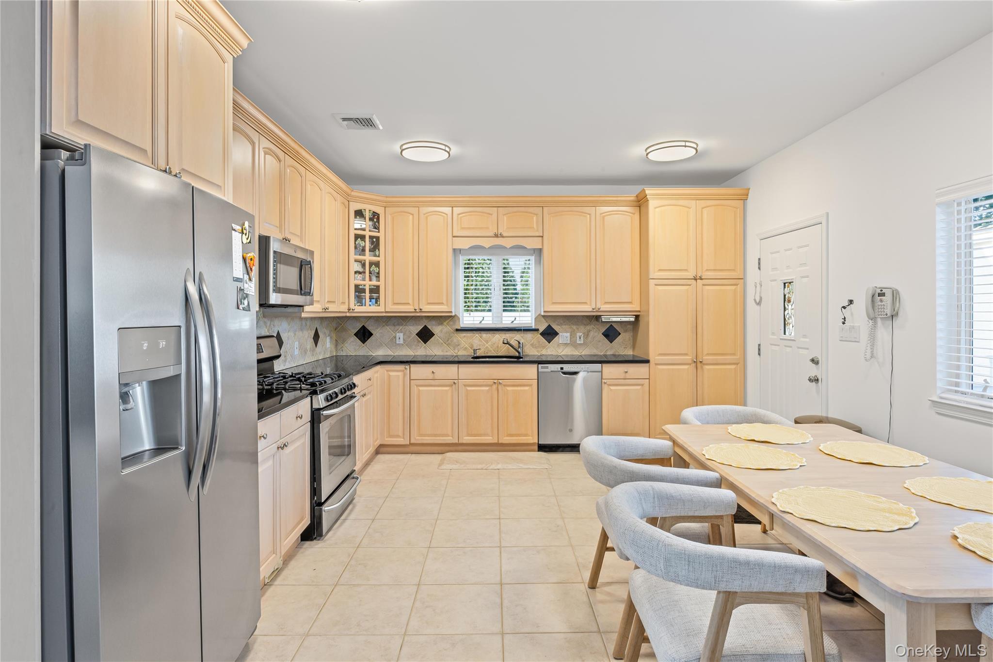 170 McKinley Avenue, Franklin Square, NY 11010