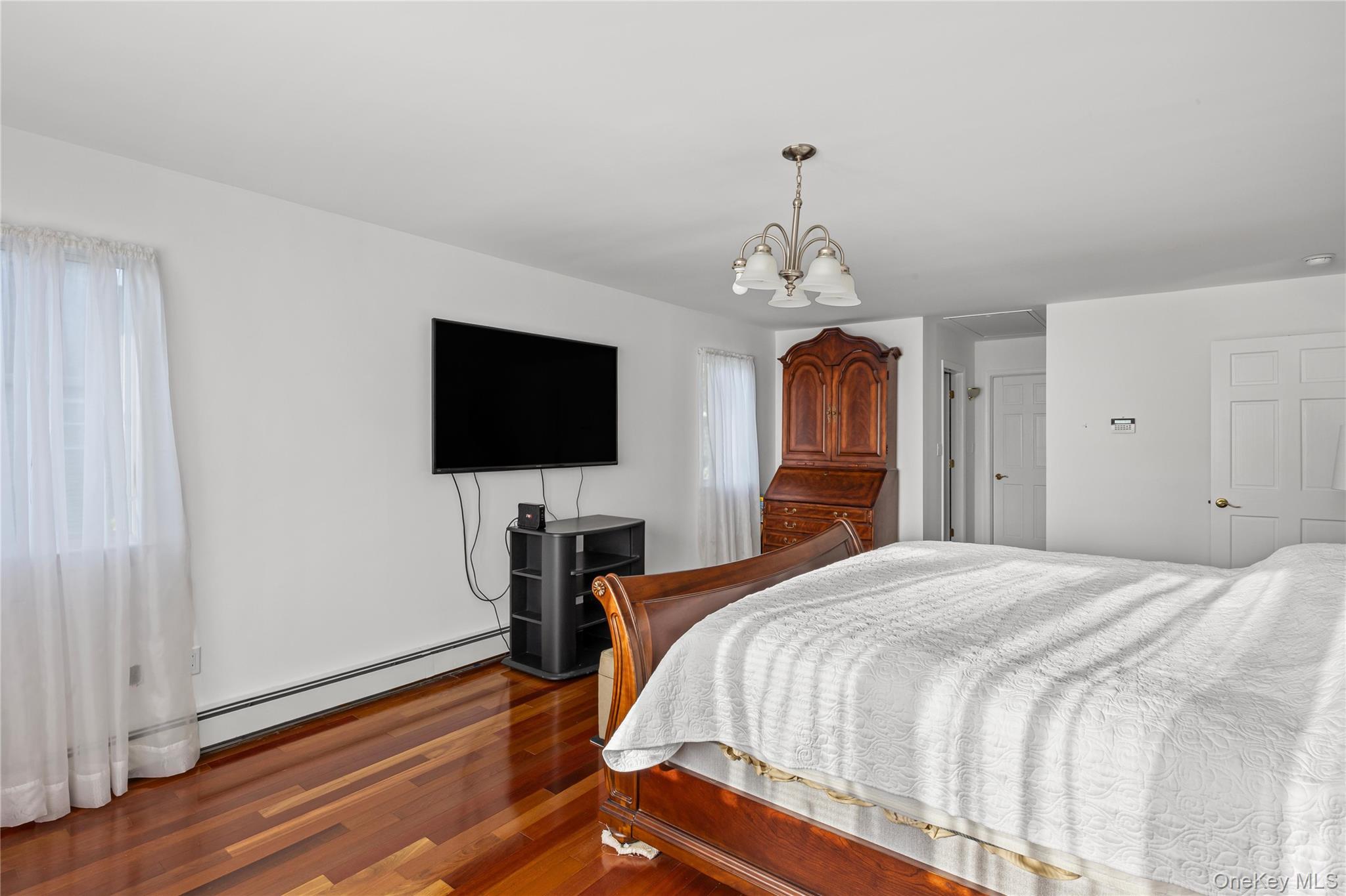 170 McKinley Avenue, Franklin Square, NY 11010