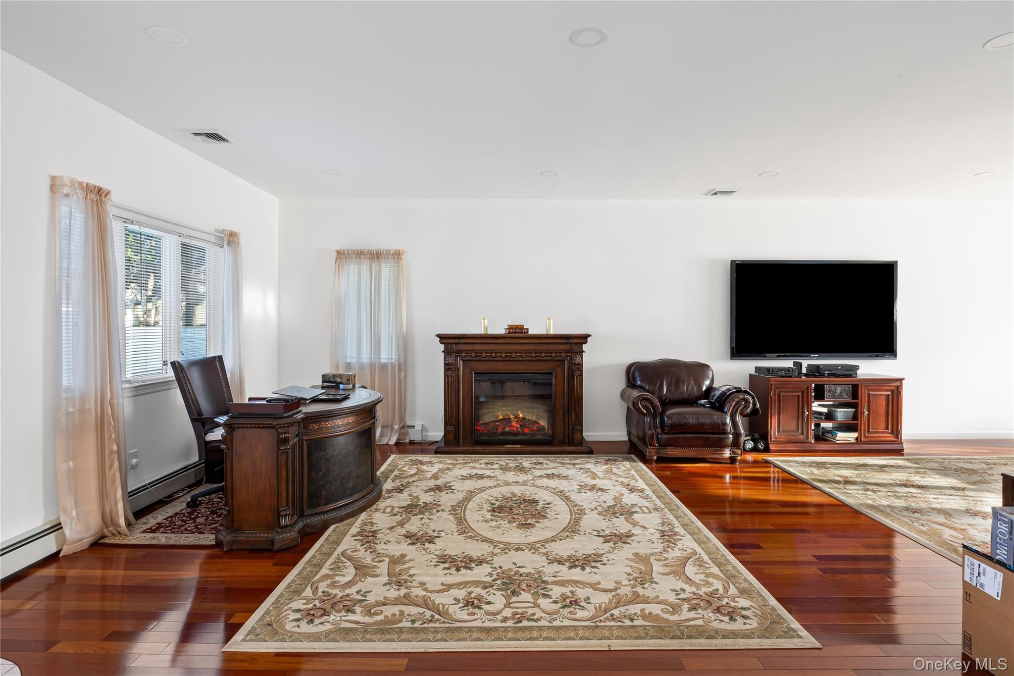 170 McKinley Avenue, Franklin Square, NY 11010