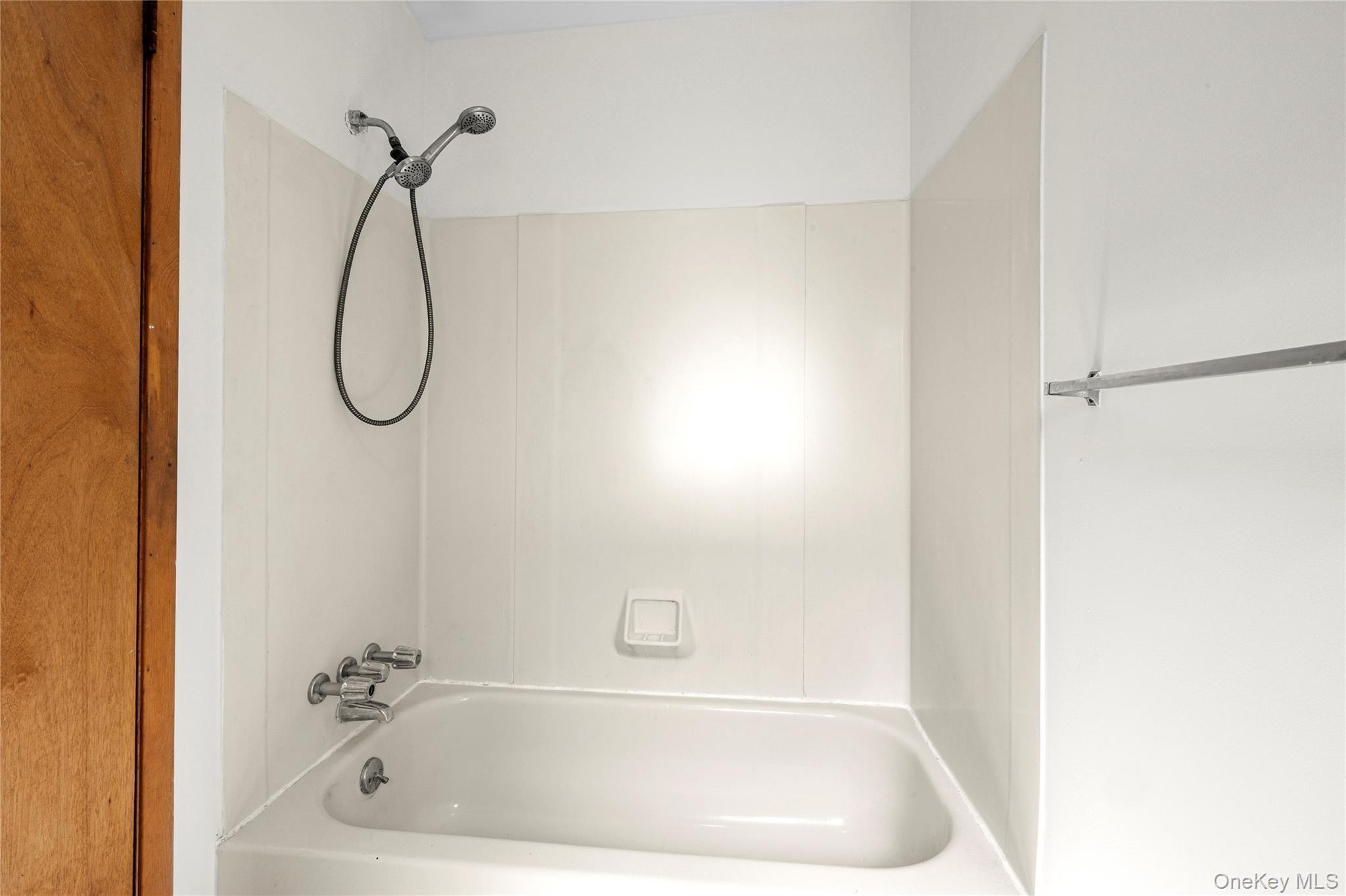 26 Queen Road, Rocky Point, NY 11778