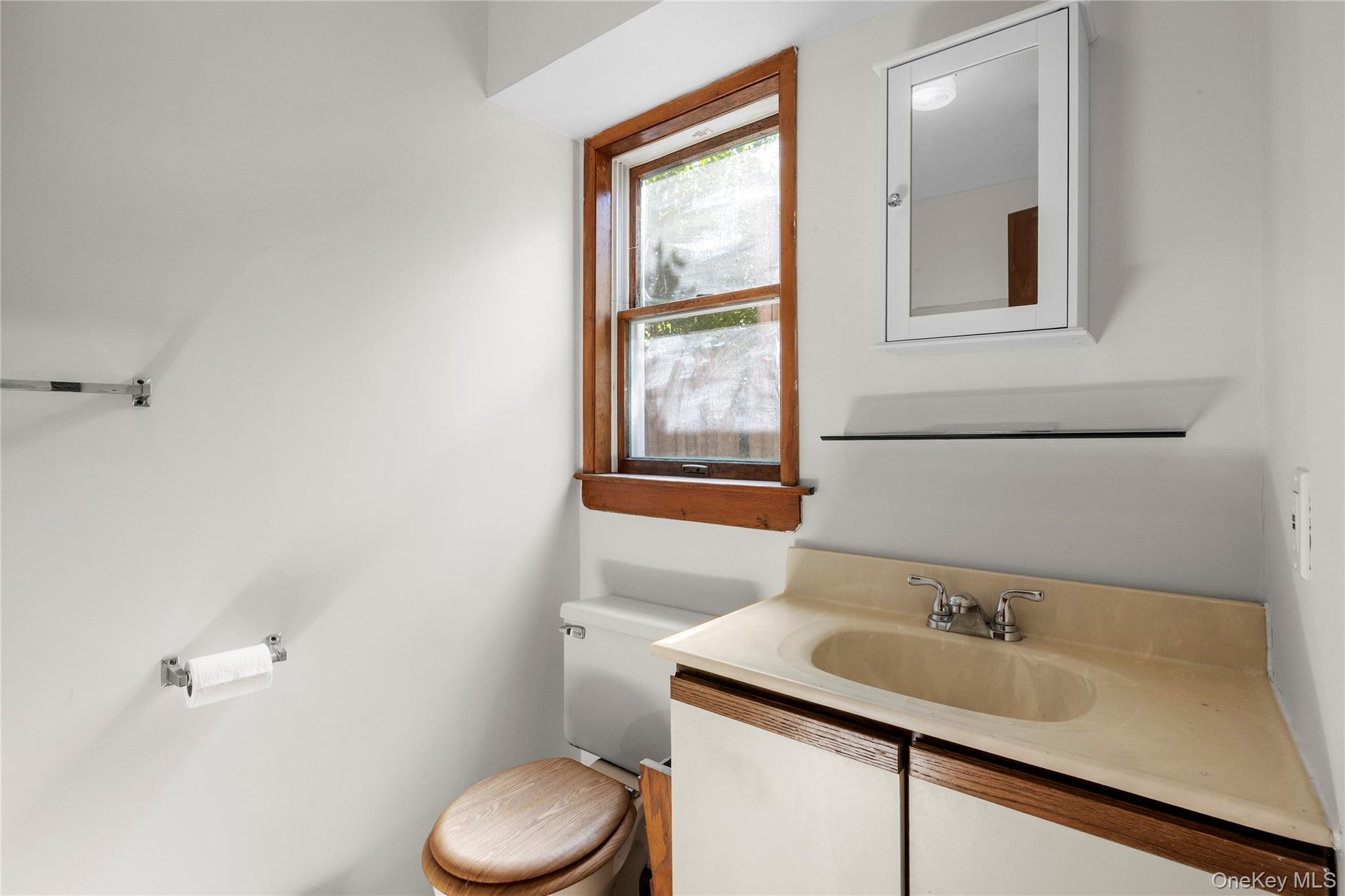 26 Queen Road, Rocky Point, NY 11778