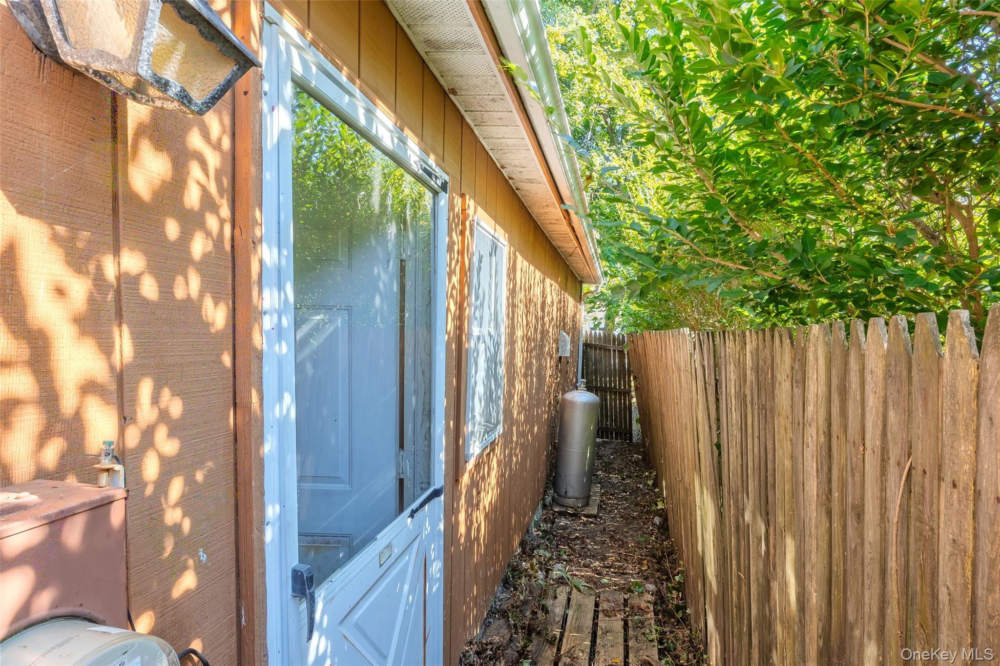 26 Queen Road, Rocky Point, NY 11778