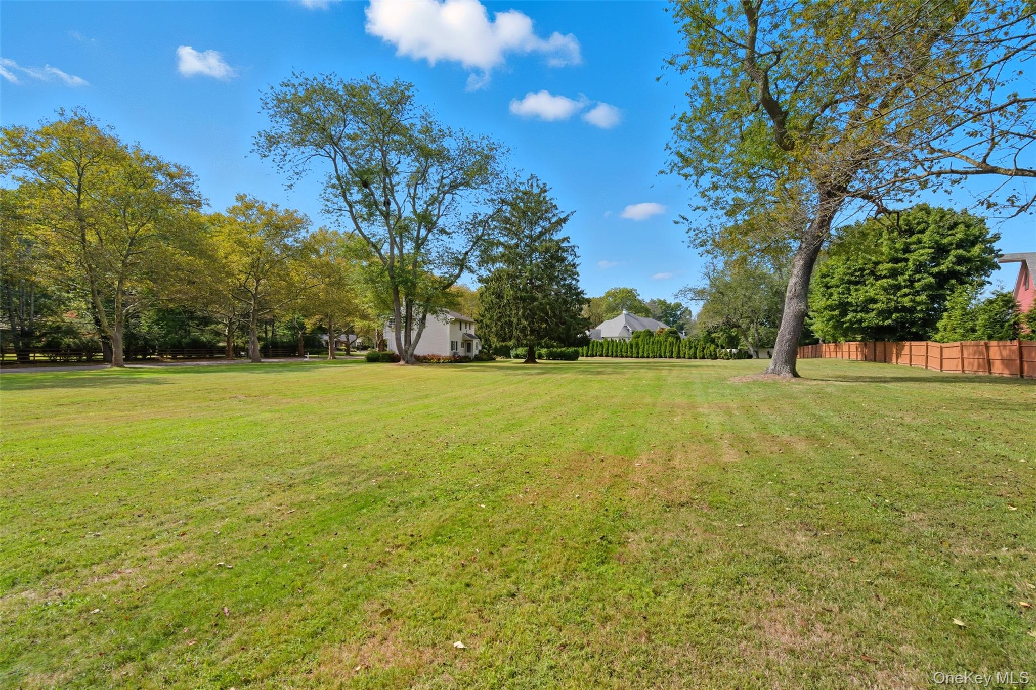 9 Snowball Drive, Cold Spring Harbor, NY 11724