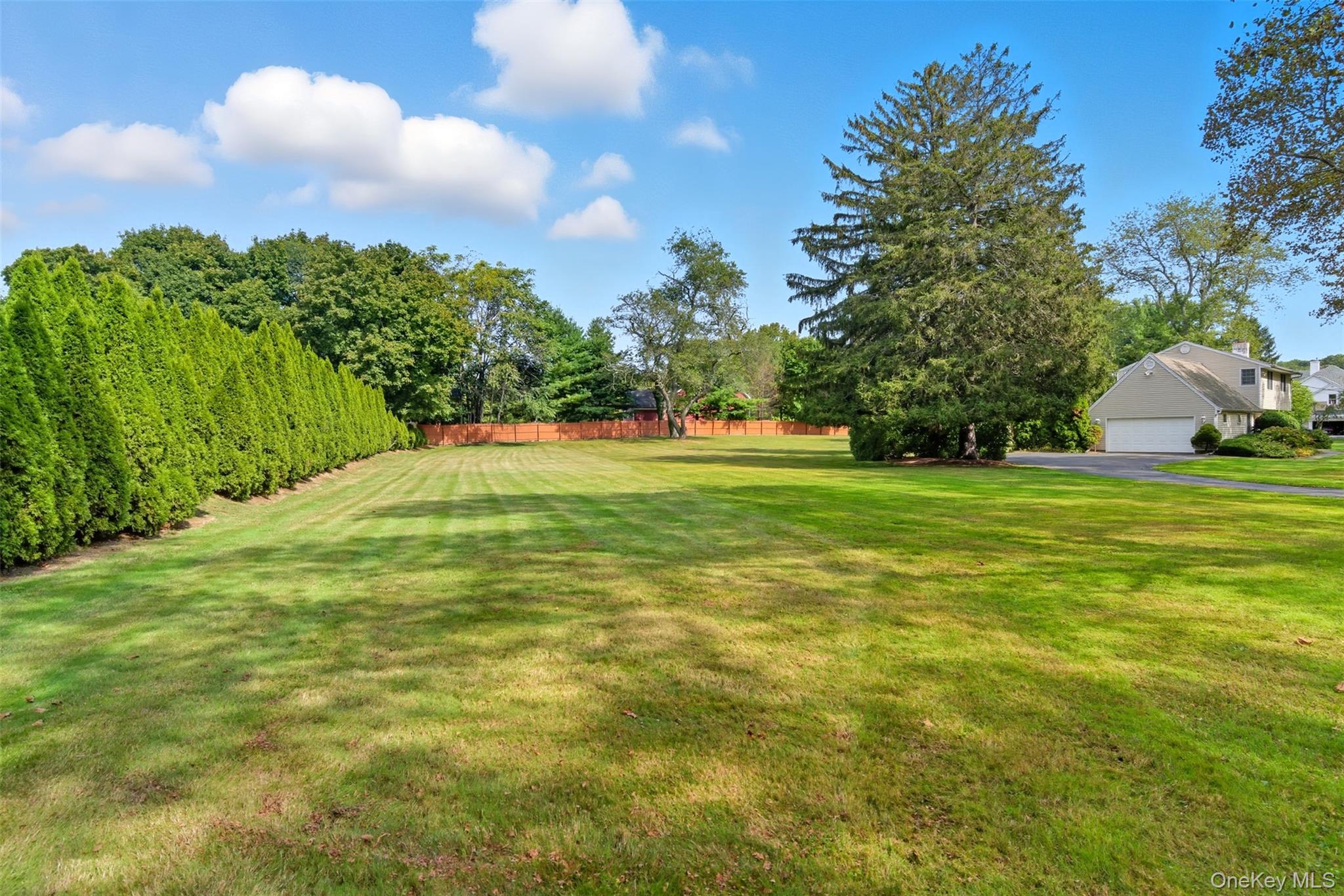 9 Snowball Drive, Cold Spring Harbor, NY 11724