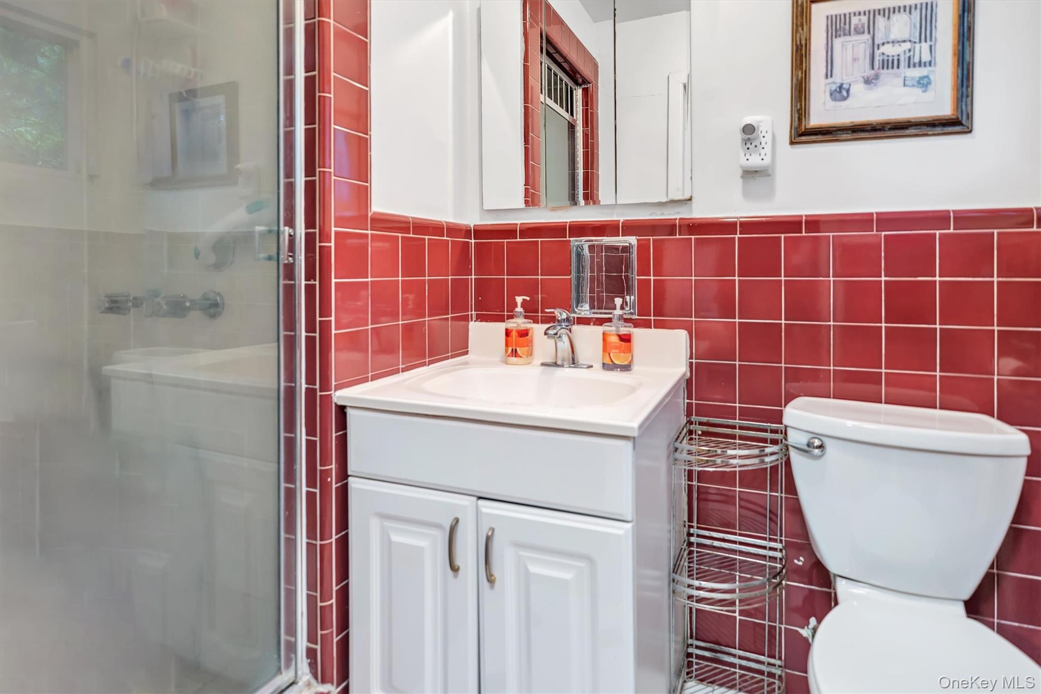 125 Colonial Road, Great Neck, NY 11021