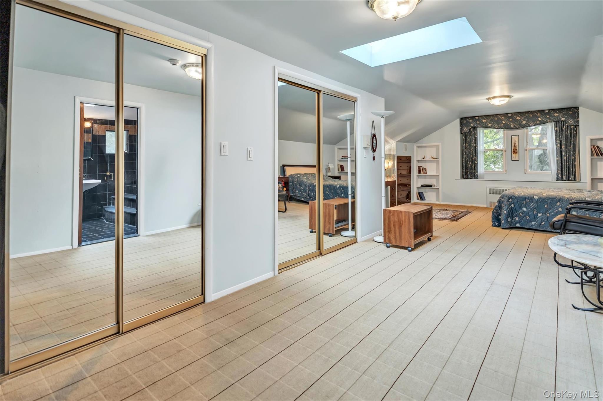 125 Colonial Road, Great Neck, NY 11021