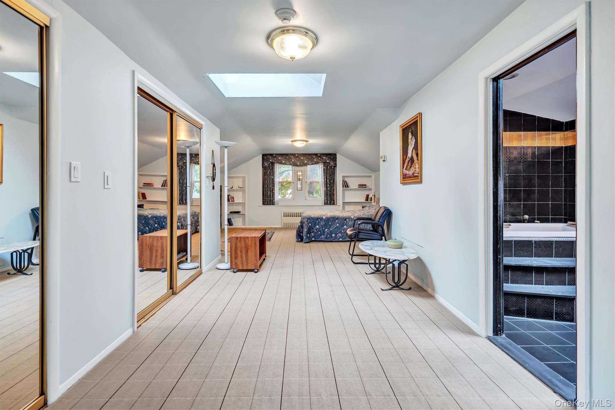 125 Colonial Road, Great Neck, NY 11021