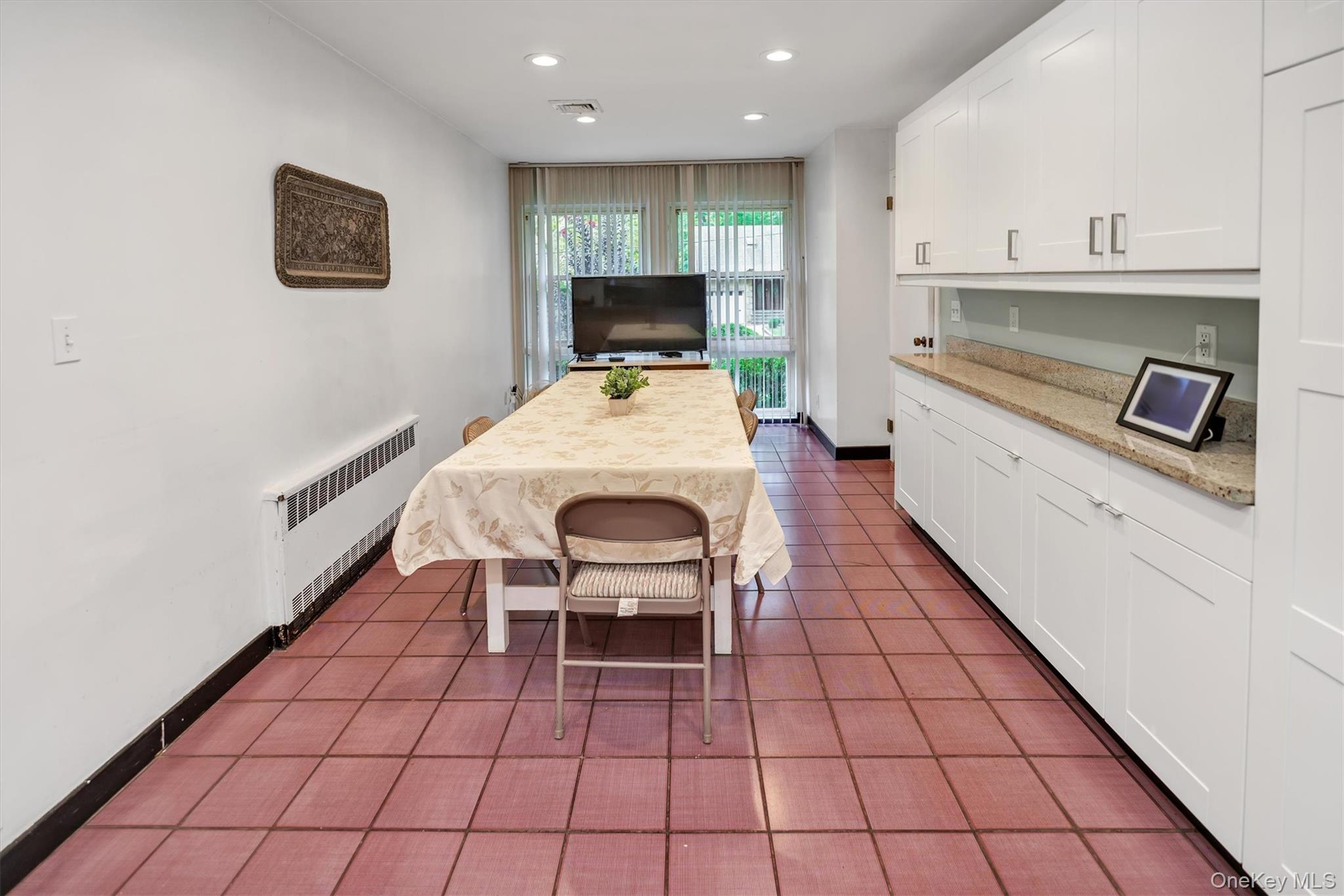 125 Colonial Road, Great Neck, NY 11021